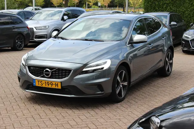 Volvo V40 view 6
