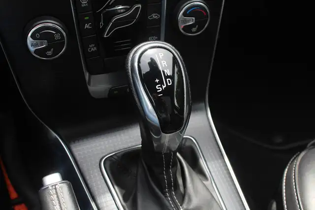 Volvo V40 view 26