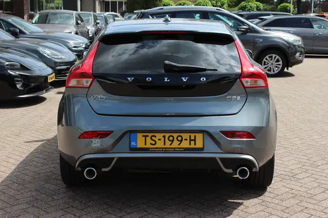 Volvo V40 view 15