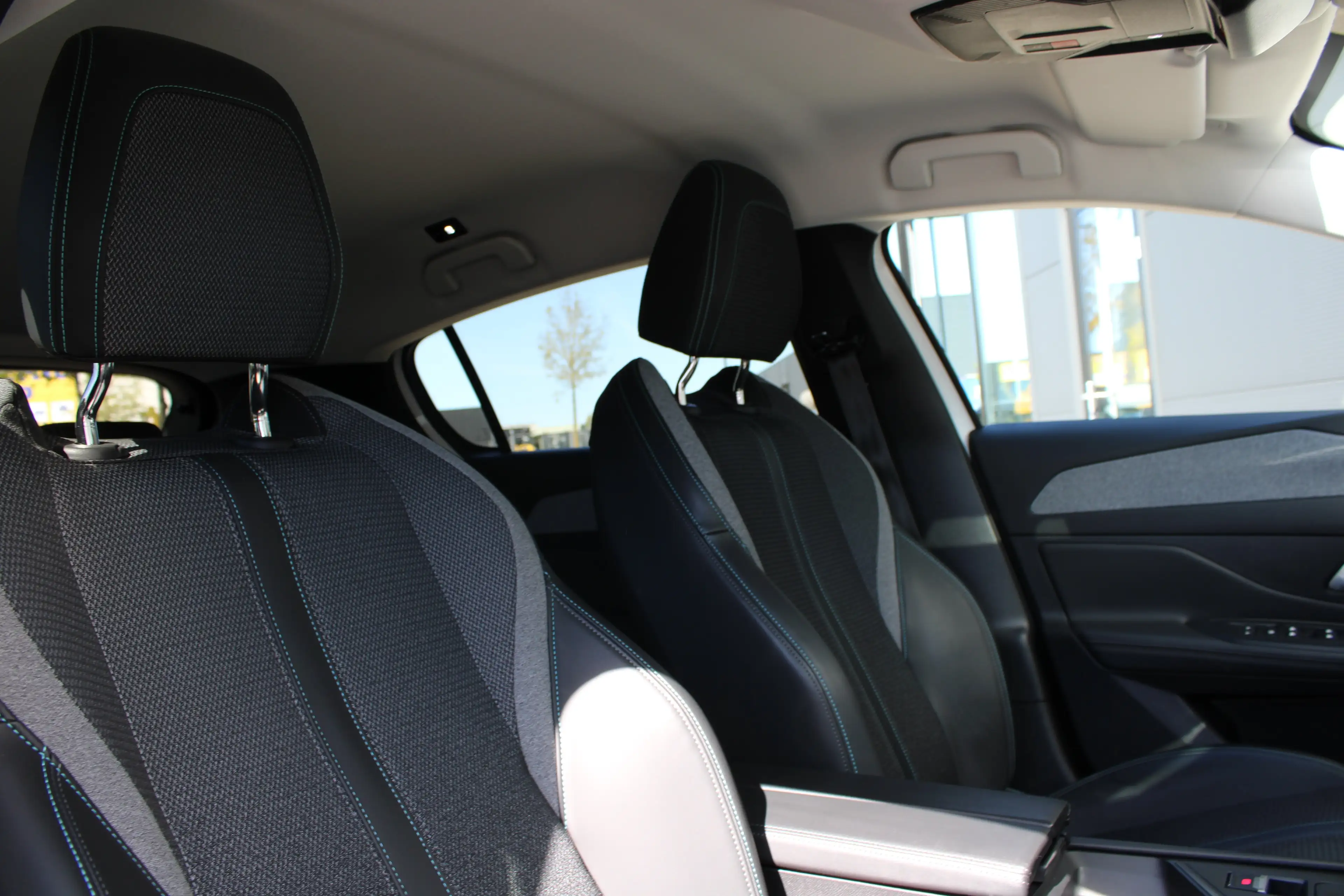 Peugeot 308 1.2 PureTech Allure | Navigatie | Camera | Apple c — photo 4