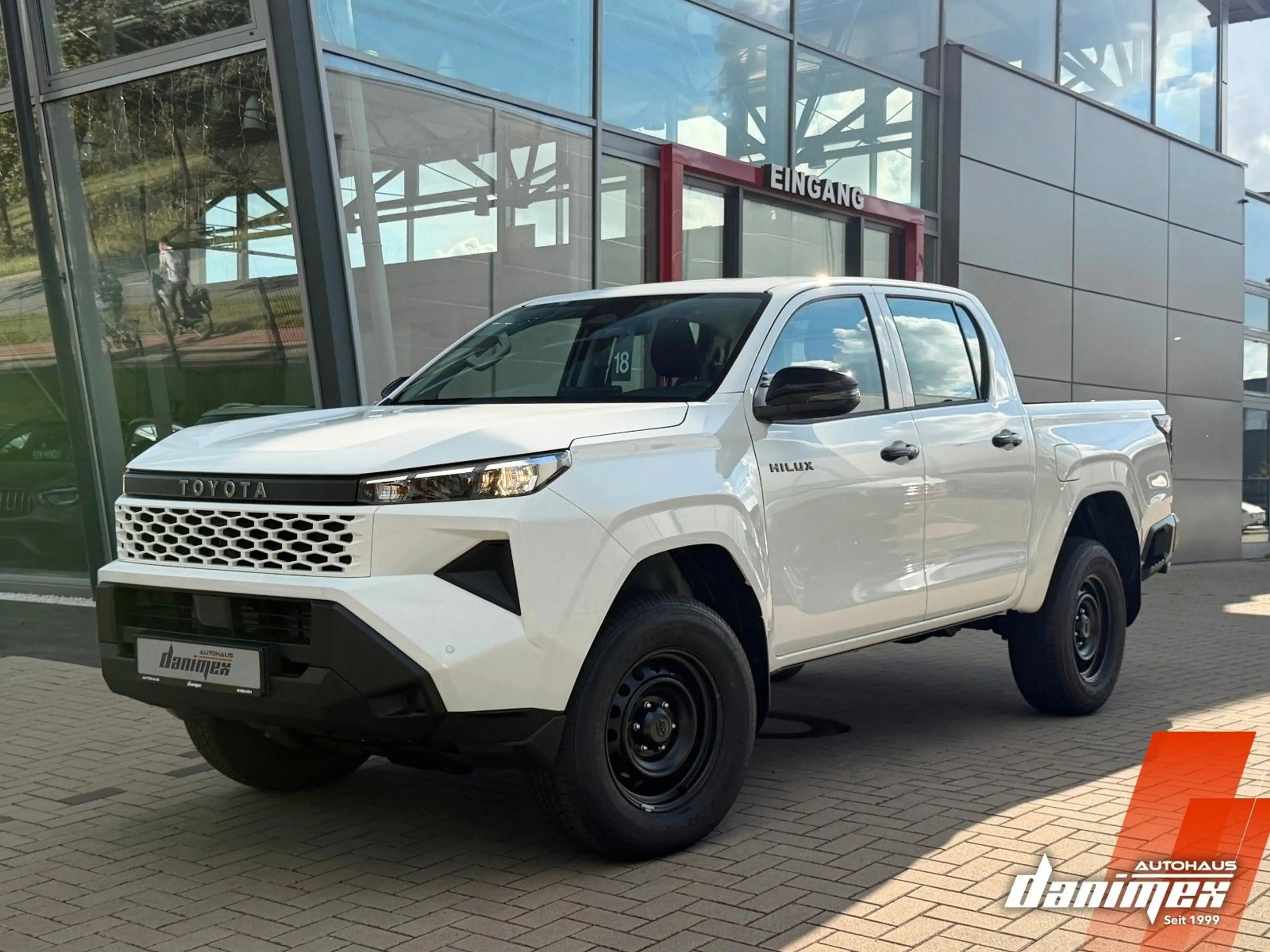 Toyota Hilux Double Cab Duty 4x4 MHS Keyless Kamera ACC — photo 2
