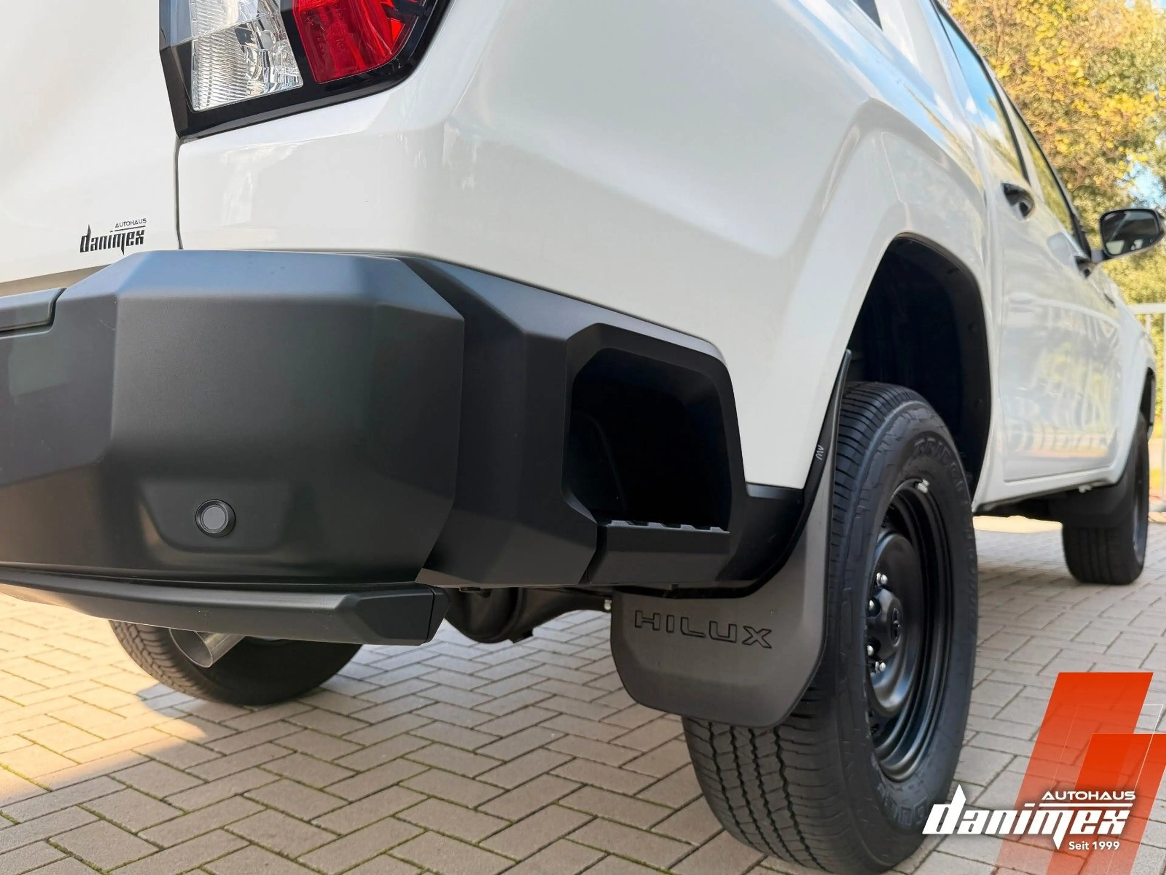 Toyota Hilux Double Cab Duty 4x4 MHS Keyless Kamera ACC — photo 13