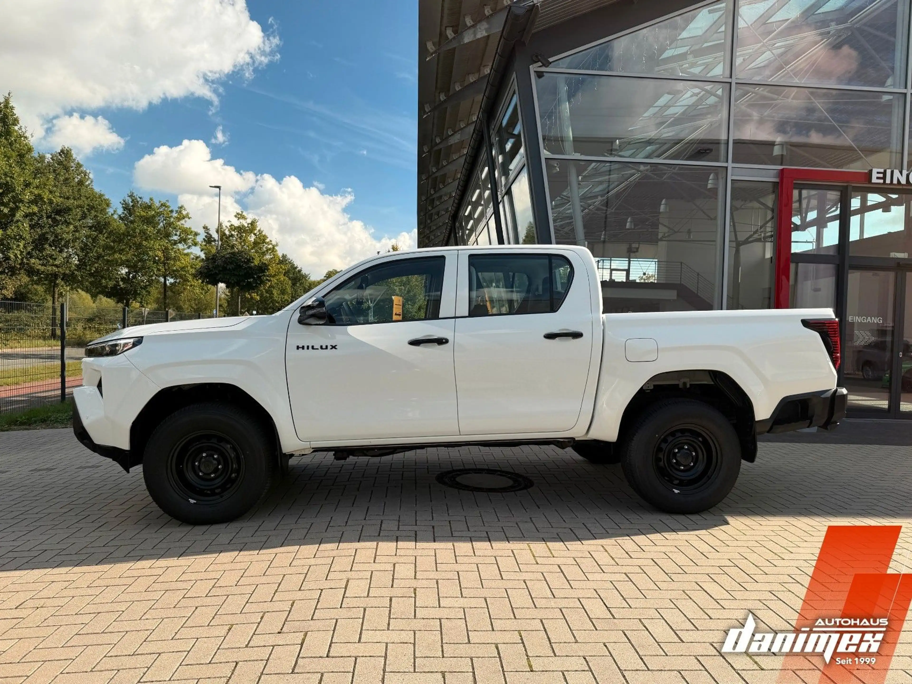 Toyota Hilux Double Cab Duty 4x4 MHS Keyless Kamera ACC — photo 9