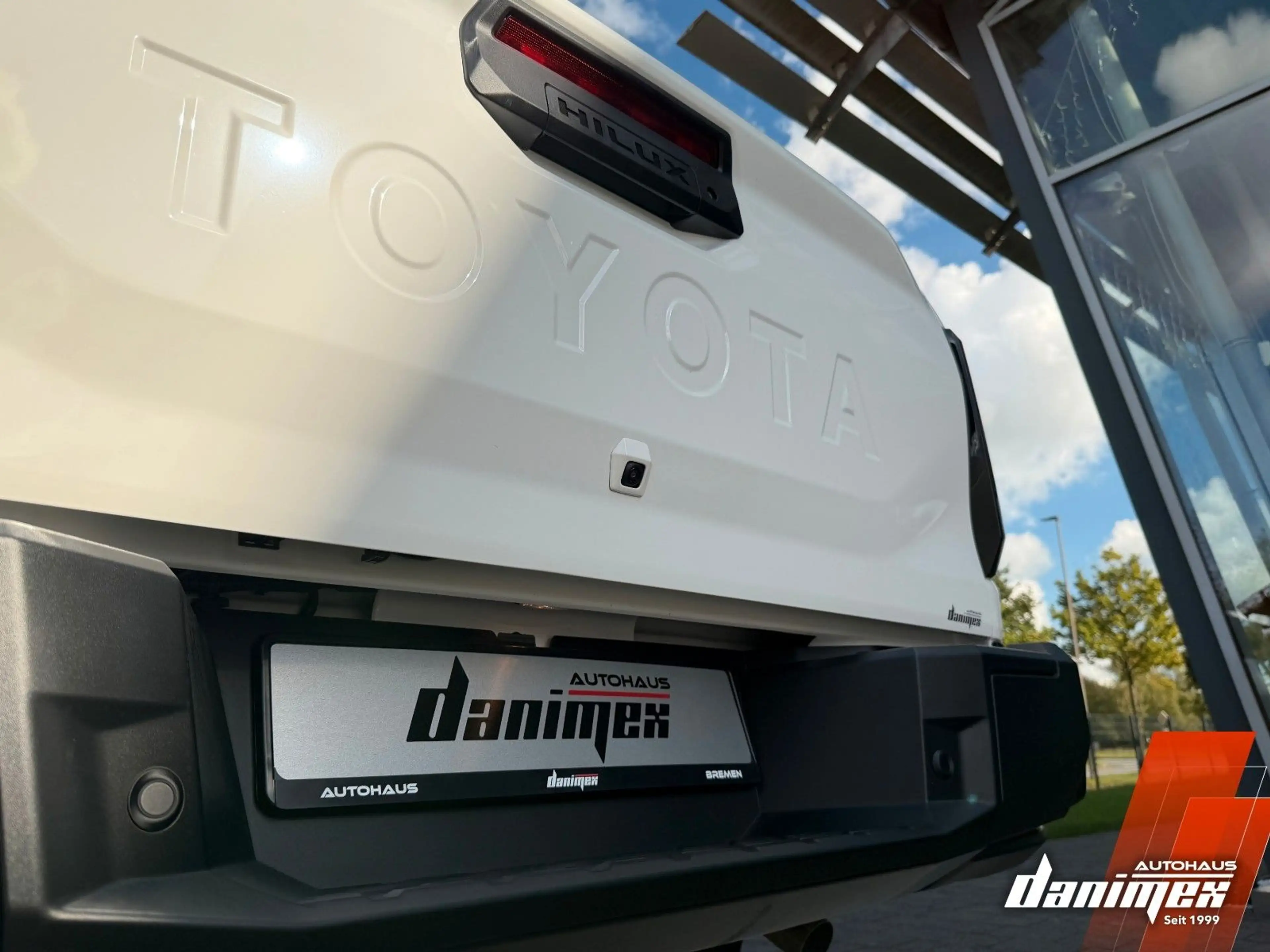 Toyota Hilux Double Cab Duty 4x4 MHS Keyless Kamera ACC — photo 12