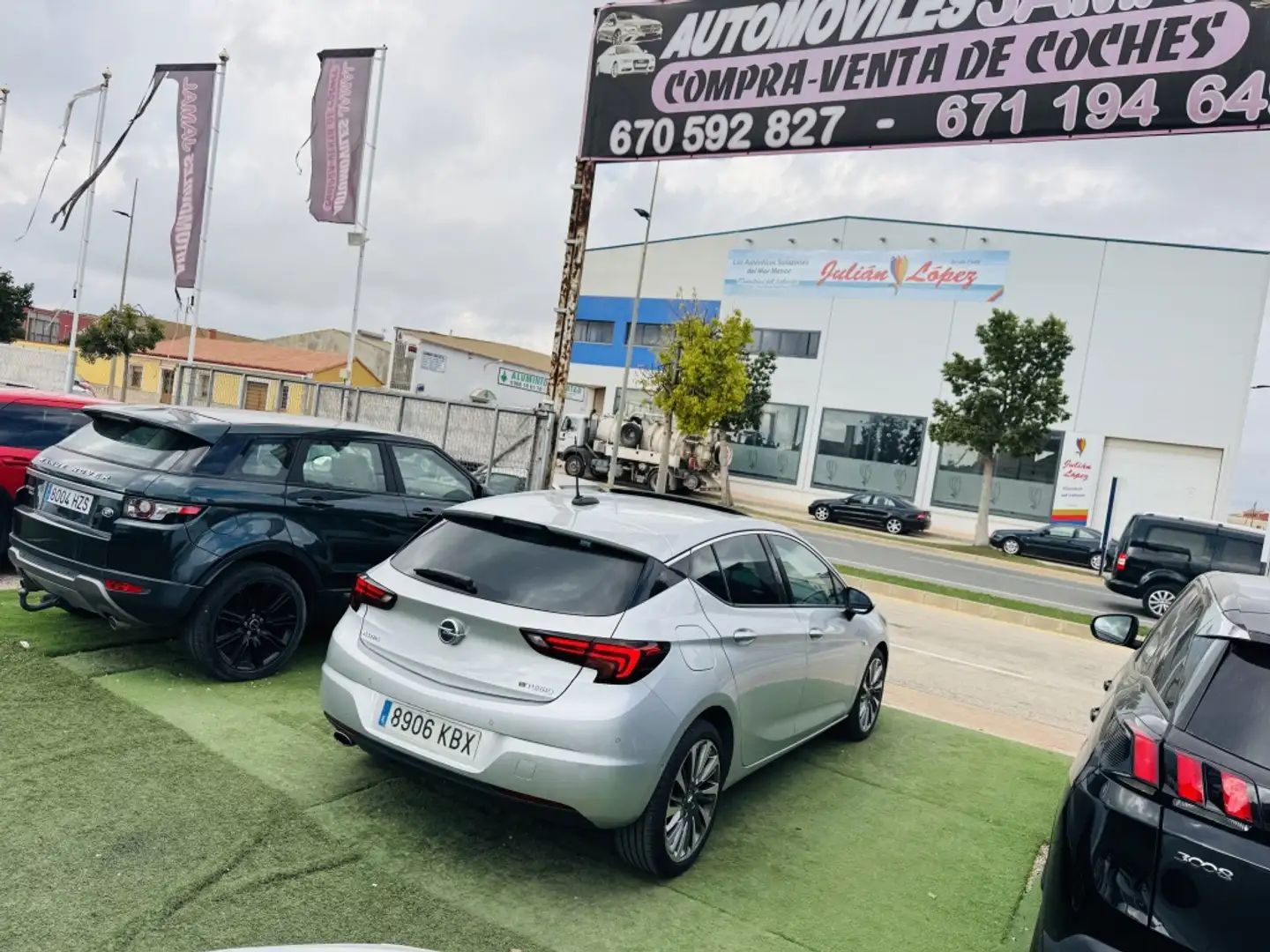 Opel Astra 1.6CDTi S/S Excellence 160 Grau - 2