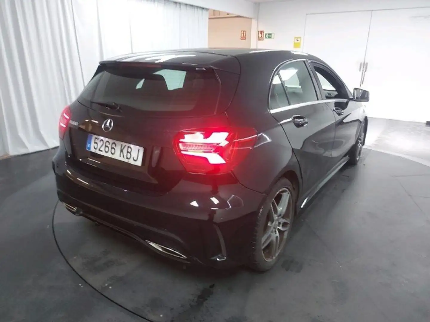 Mercedes-Benz A 180 Aut. Schwarz - 2