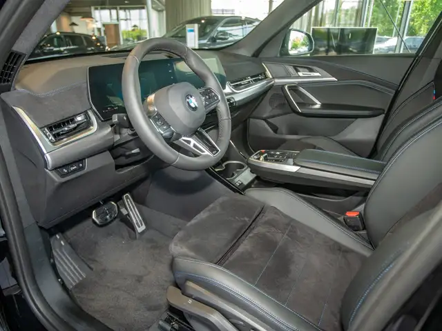 BMW X1 view 3