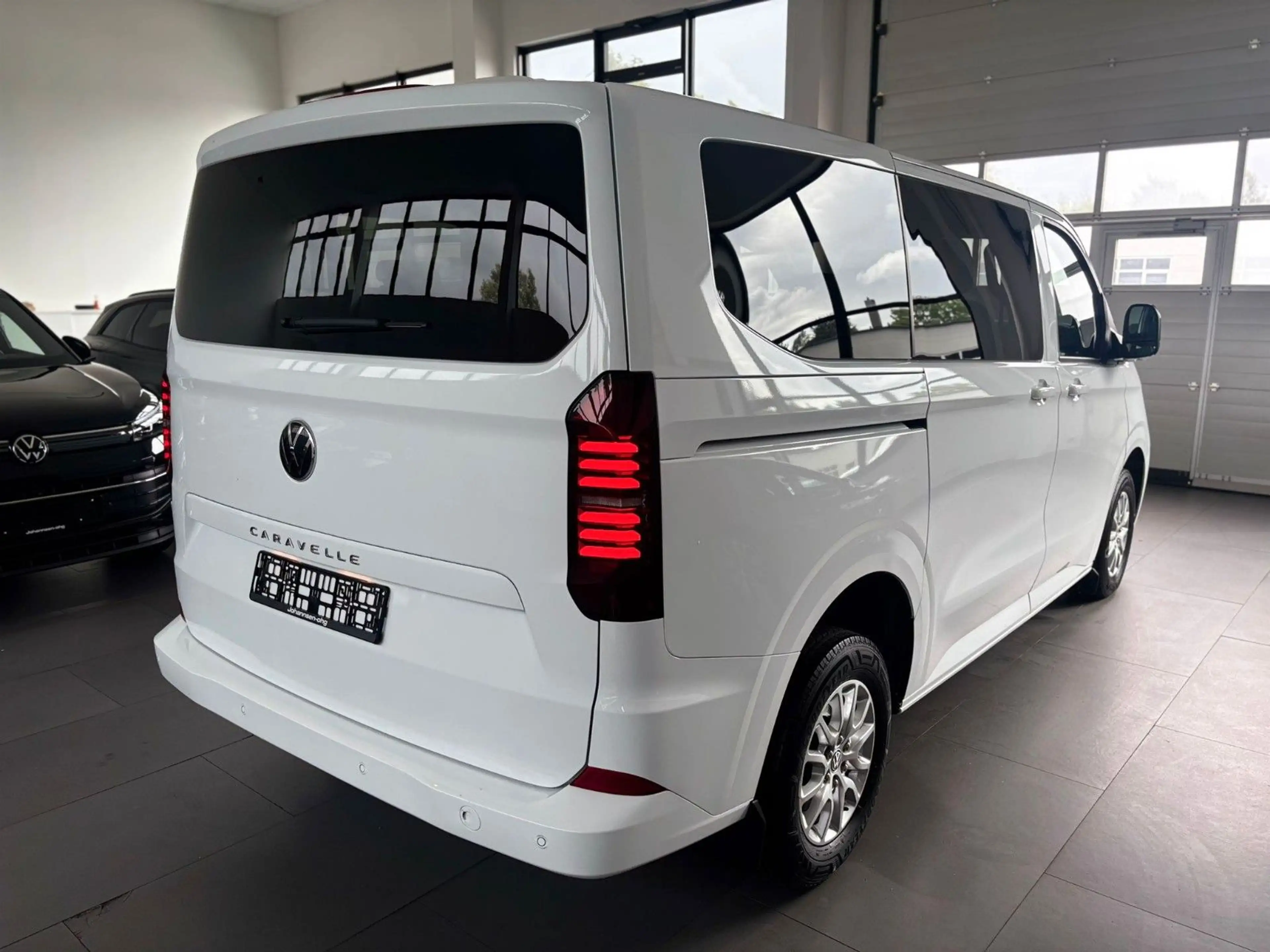 Volkswagen T7 Caravelle LED/KLIMA/9-Sitze/5J.GARANTIE — photo 4