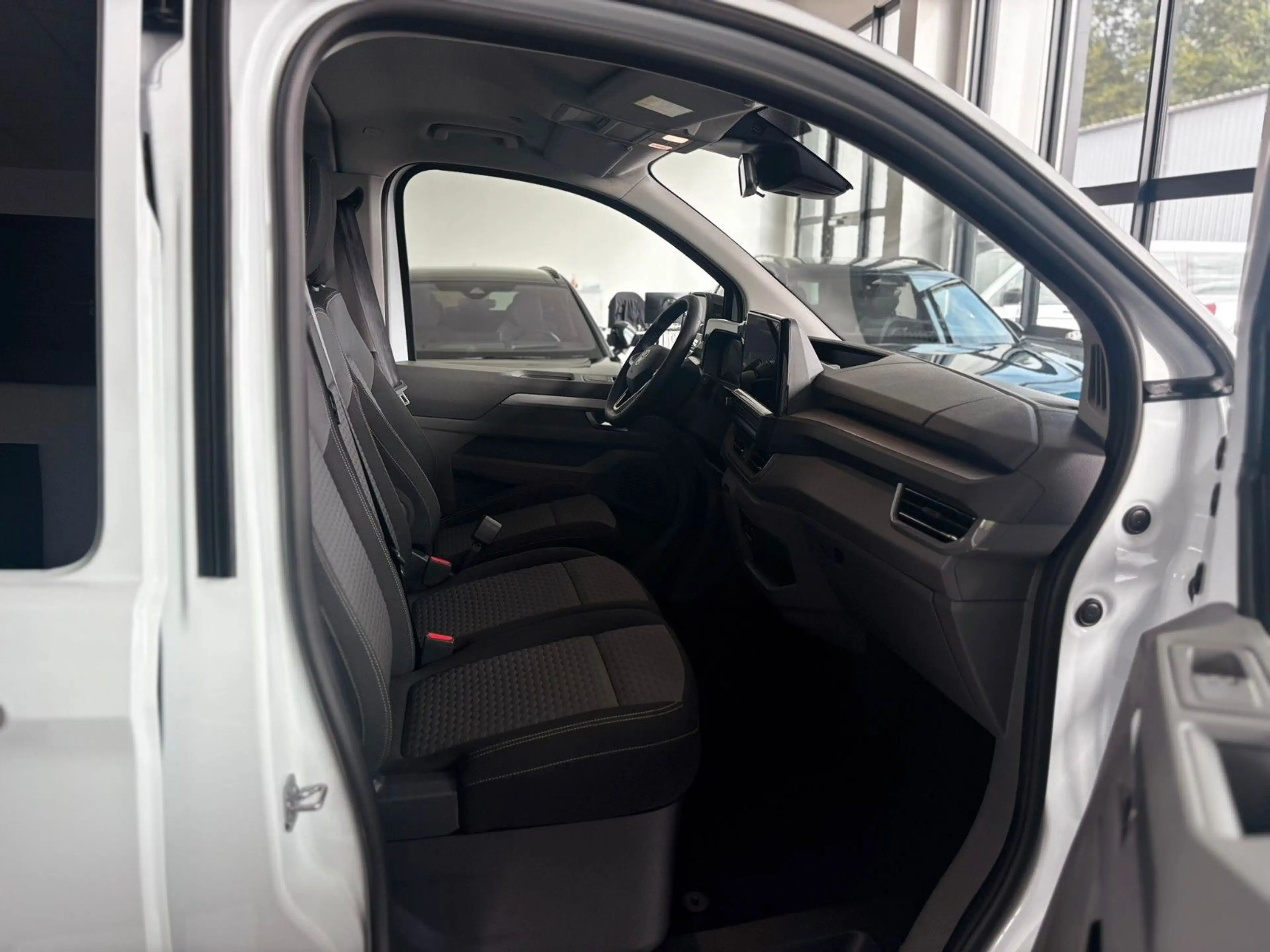 Volkswagen T7 Caravelle LED/KLIMA/9-Sitze/5J.GARANTIE — photo 8