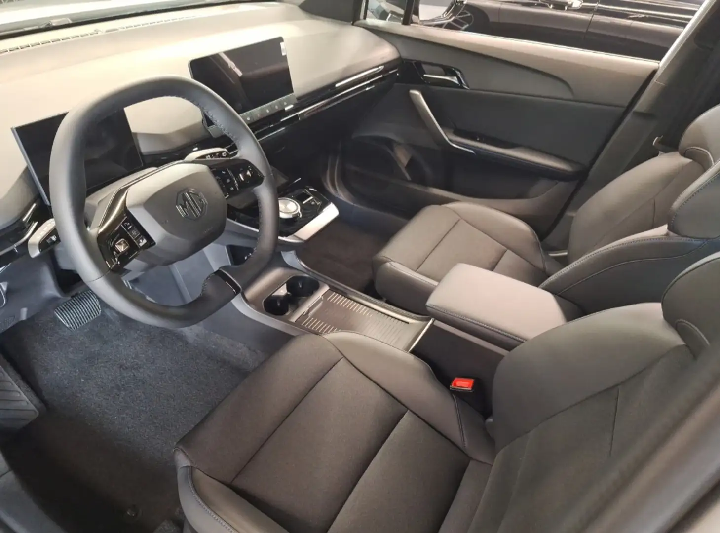 MG MG4 Luxury "24" NEU ❗ *Sonderaktion*❗ *7-Jahre Garanti Silber - 2