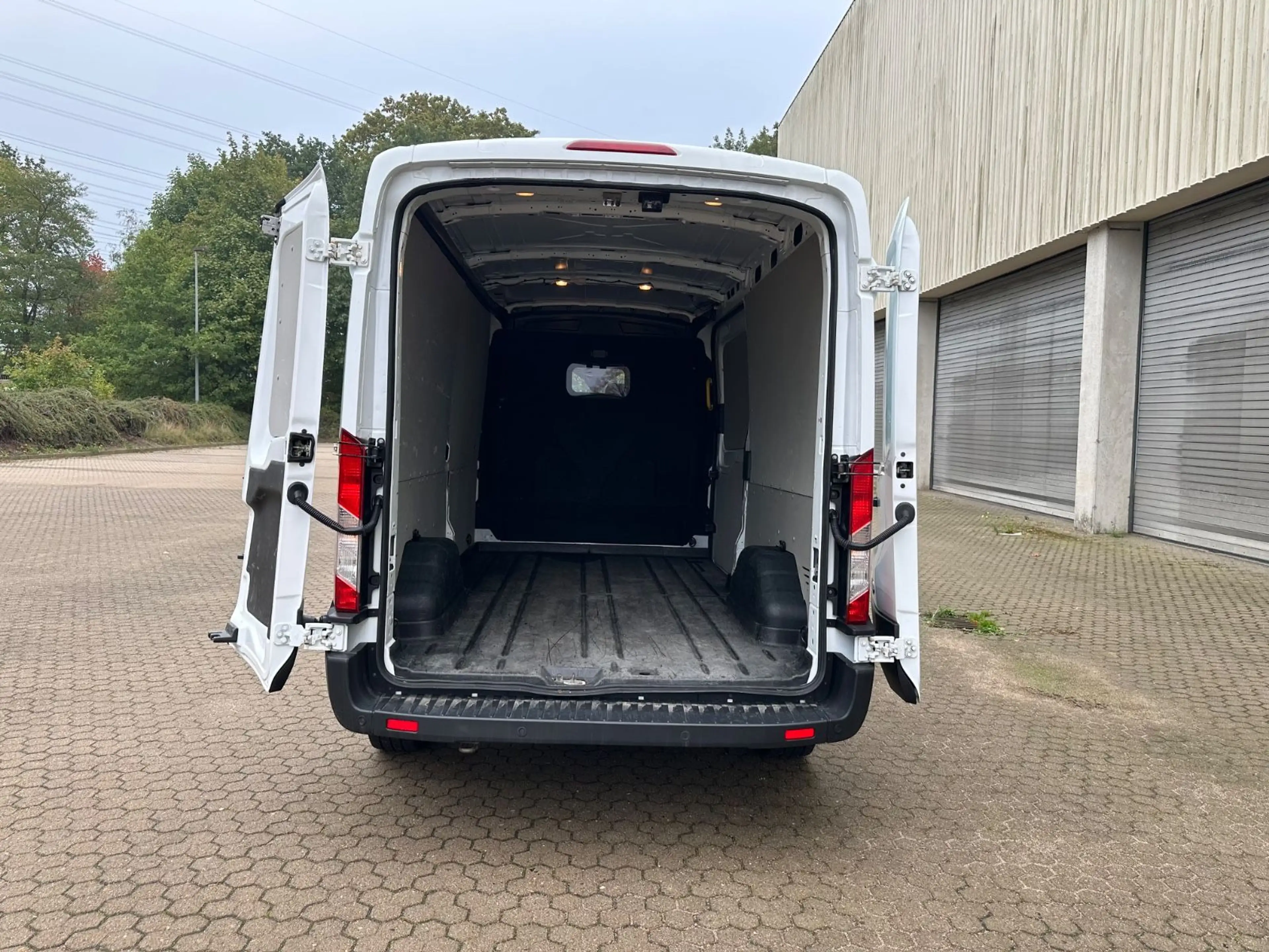 Ford Transit 2.0TDCi Kasten 350 L3H2*170PS*Klima*PDC — photo 6