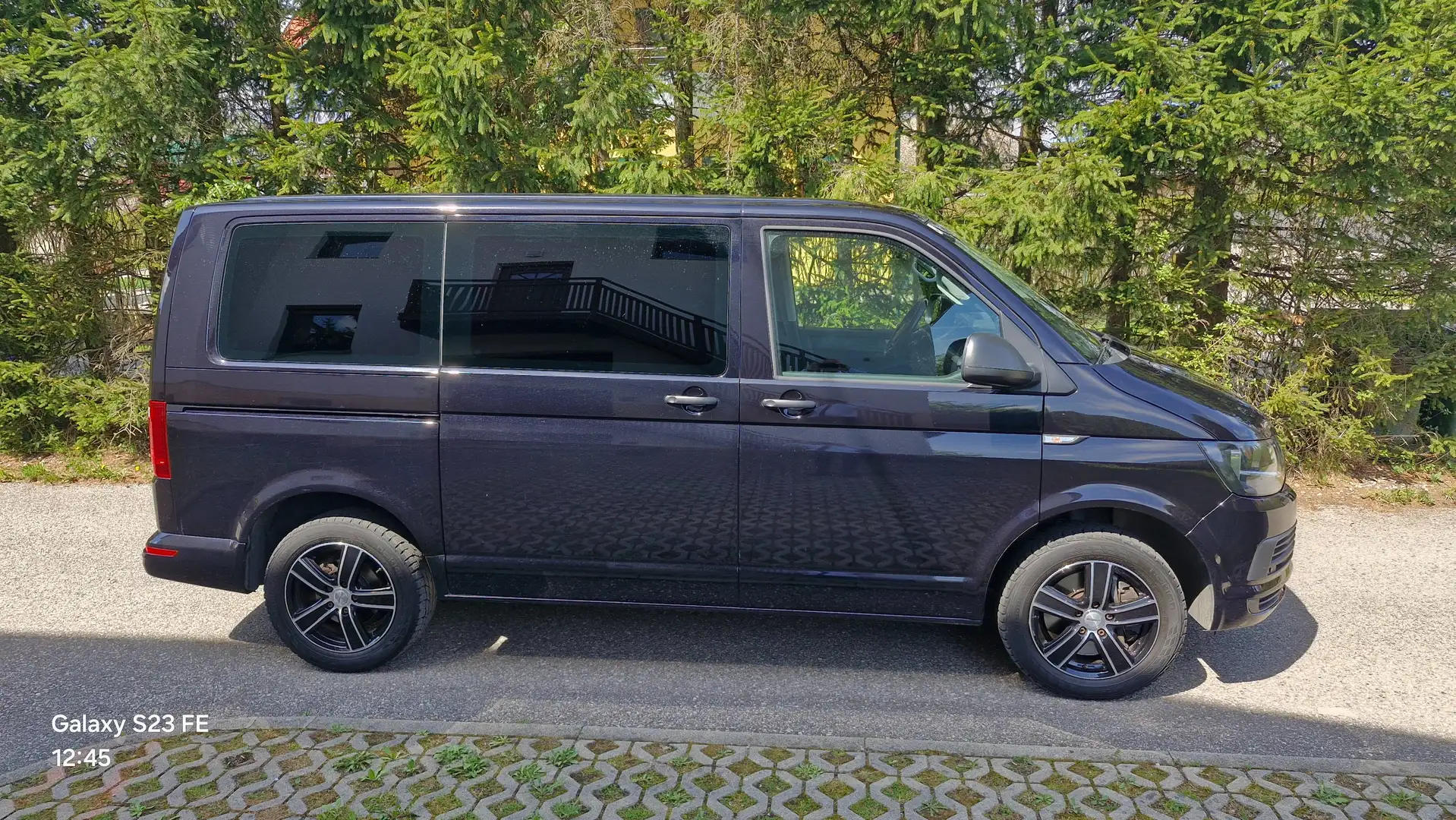 Volkswagen T6 Multivan Multivan Trendline 2,0 TDI BMT Trendline Schwarz - 1