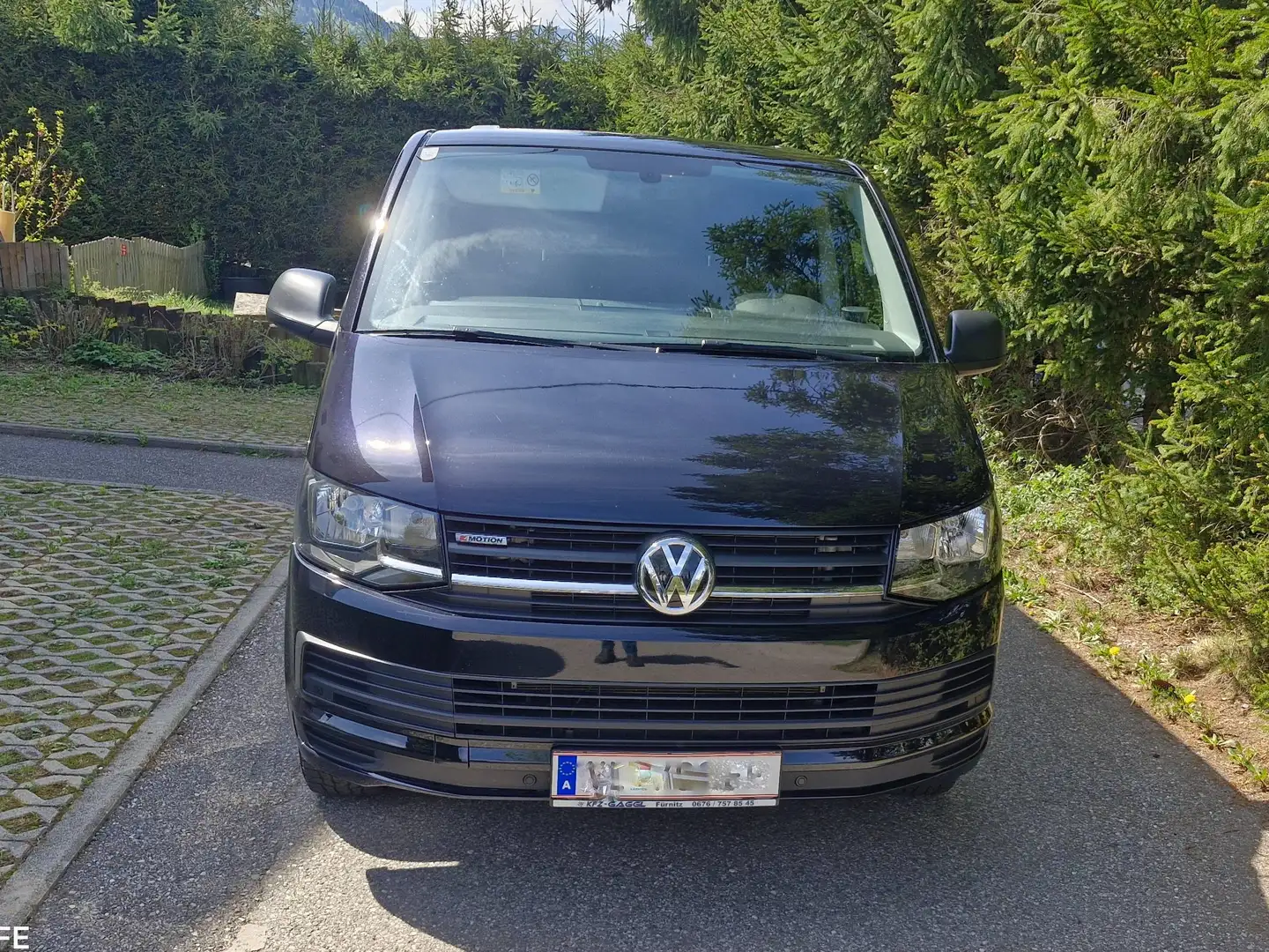 Volkswagen T6 Multivan Multivan Trendline 2,0 TDI BMT Trendline Schwarz - 2
