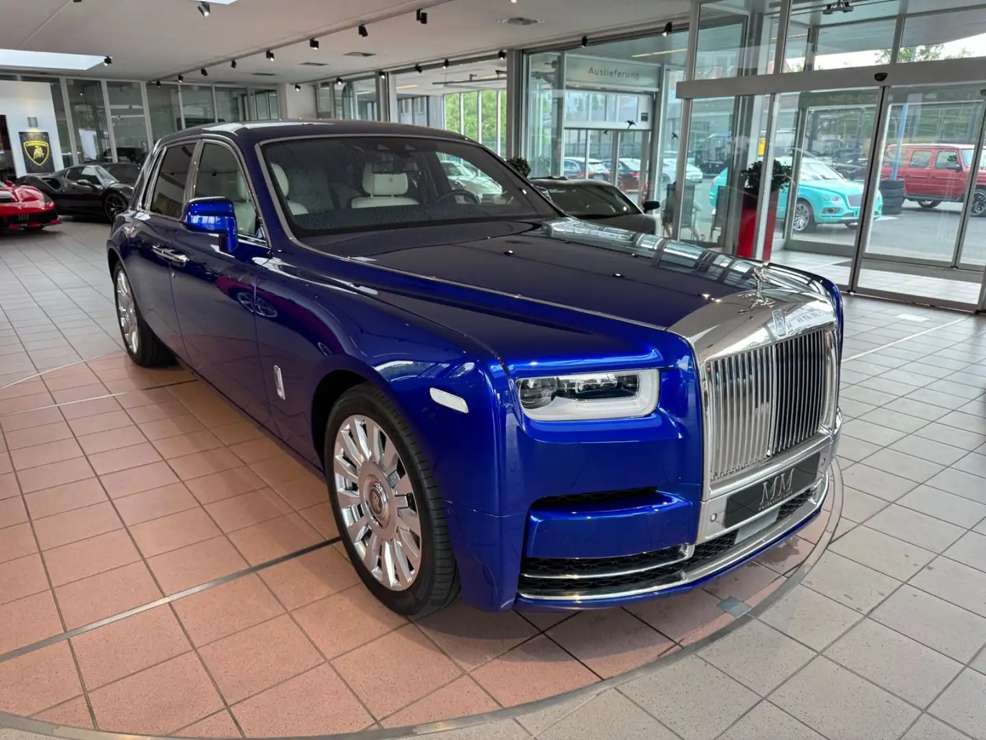 Rolls-Royce Phantom Starlight/Fond-Entertainment/Fridge Azul - 1