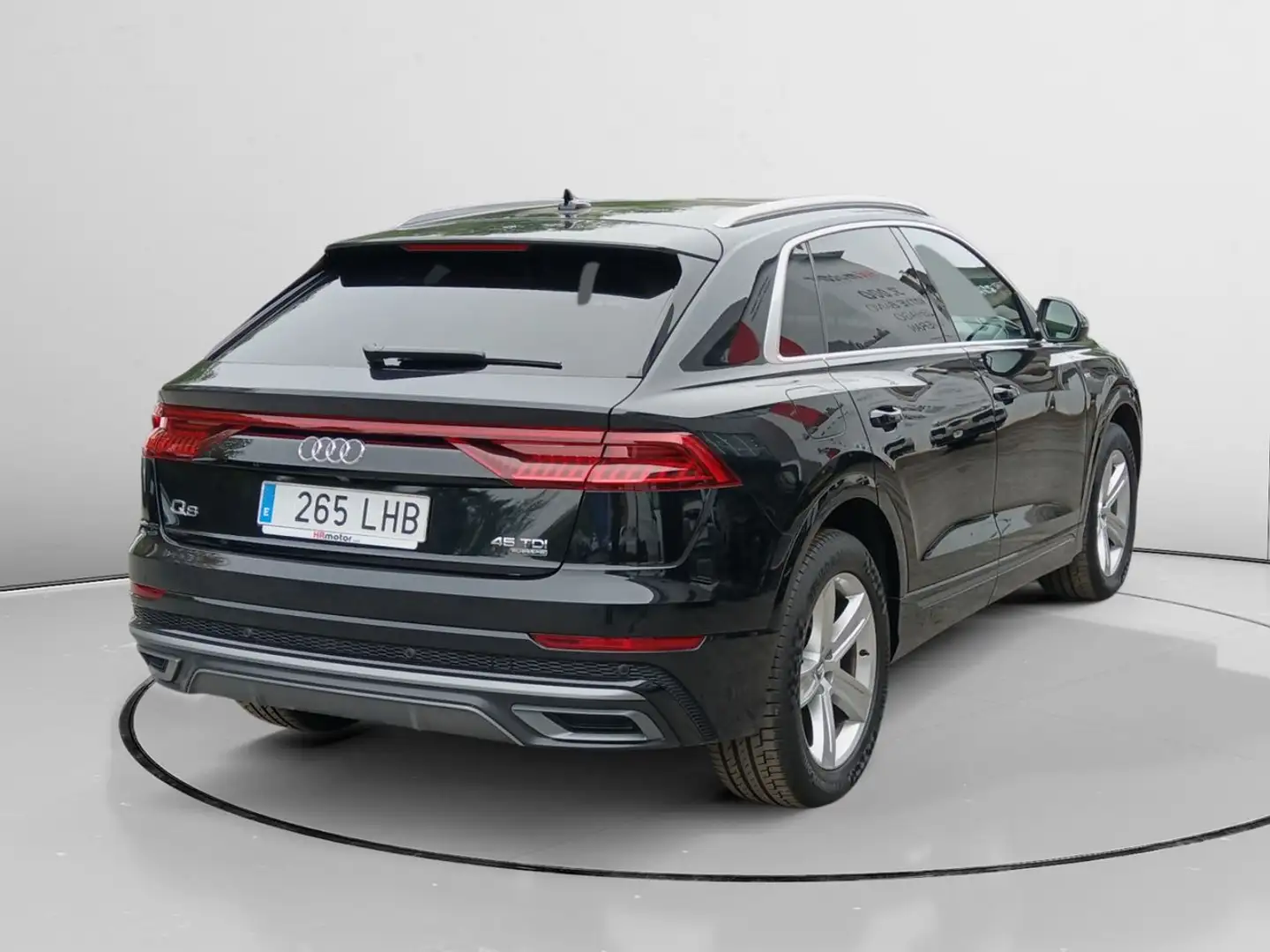 Audi Q8 45 TDI quattro Negro - 2