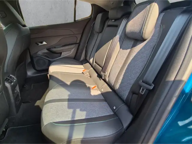 Peugeot 408 view 8