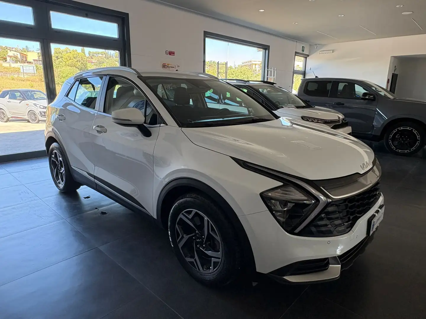 Kia Sportage Sportage V 2022 1.6 crdi mhev Style imt Blanc - 2