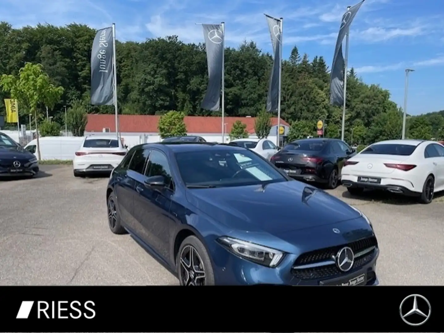 Mercedes-Benz A 250 e AMG Sport Night Edition AHK LED Ambi Kamera Azul - 1
