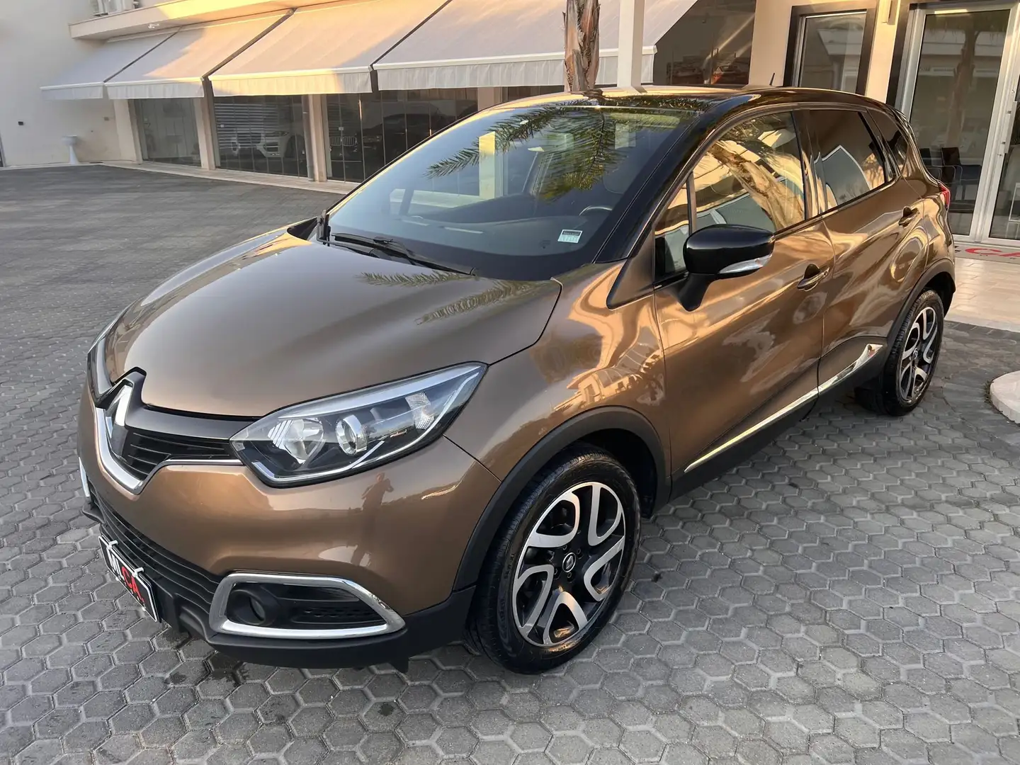 Renault Captur 1.5 dci Intens (energy r-link) 90cv E6 Marrone - 2