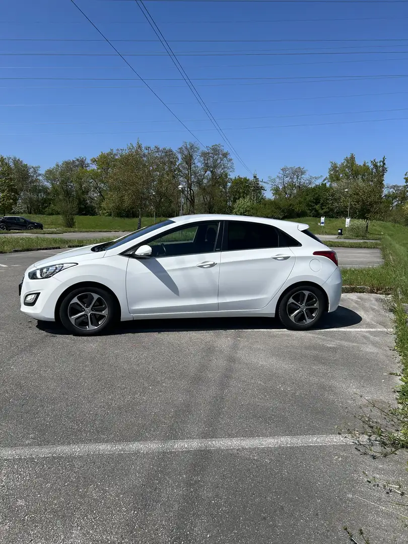 Hyundai i30 blue 1.4 Style - 2