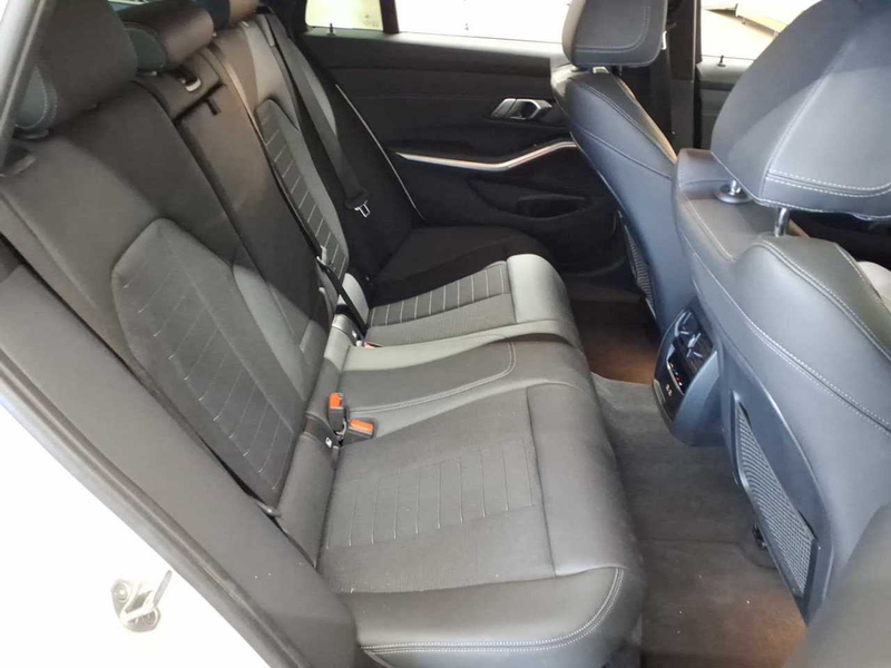 BMW 318 318d Touring Aut. — photo 14