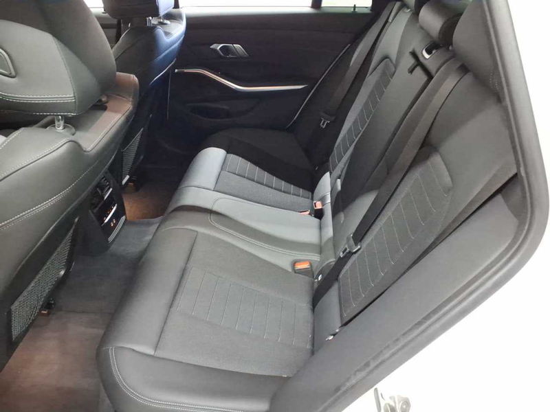 BMW 318 318d Touring Aut. — photo 13