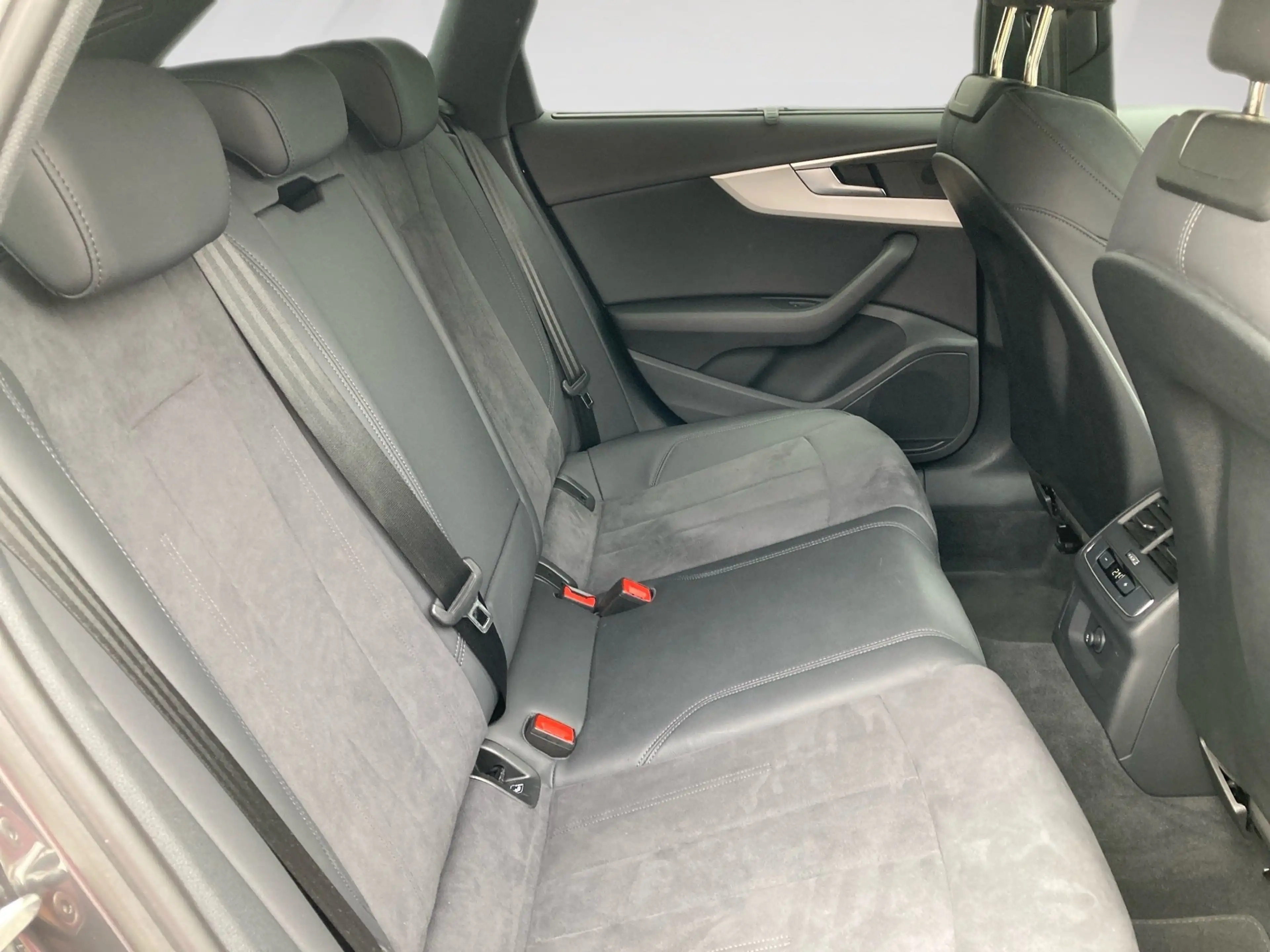 Audi A4 allroad 40TDI 204PS QUATTRO MATRIX.KAMERA.AHK.SHZG — photo 11