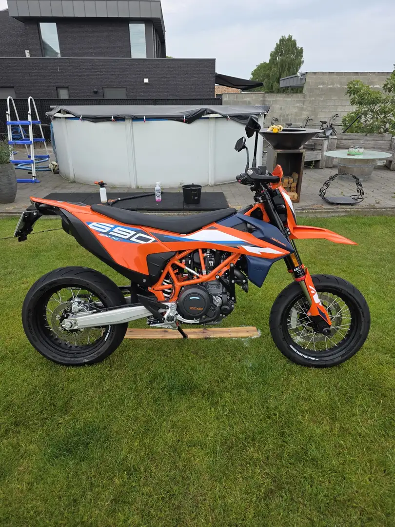 KTM 690 SMC R Oranžová - 2
