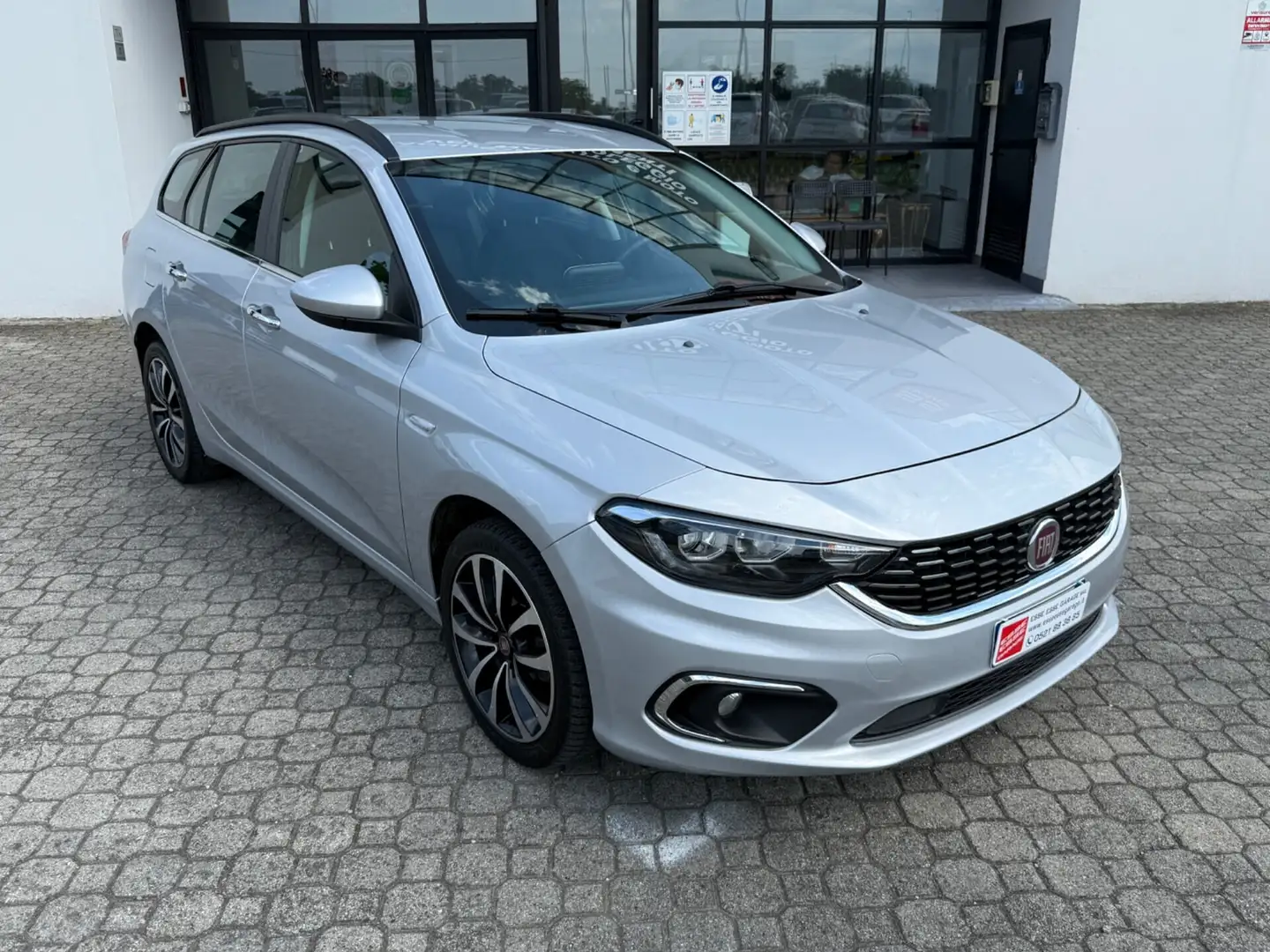 Fiat Tipo 1.6 Mjt S&S DCT SW S-Design Grijs - 2