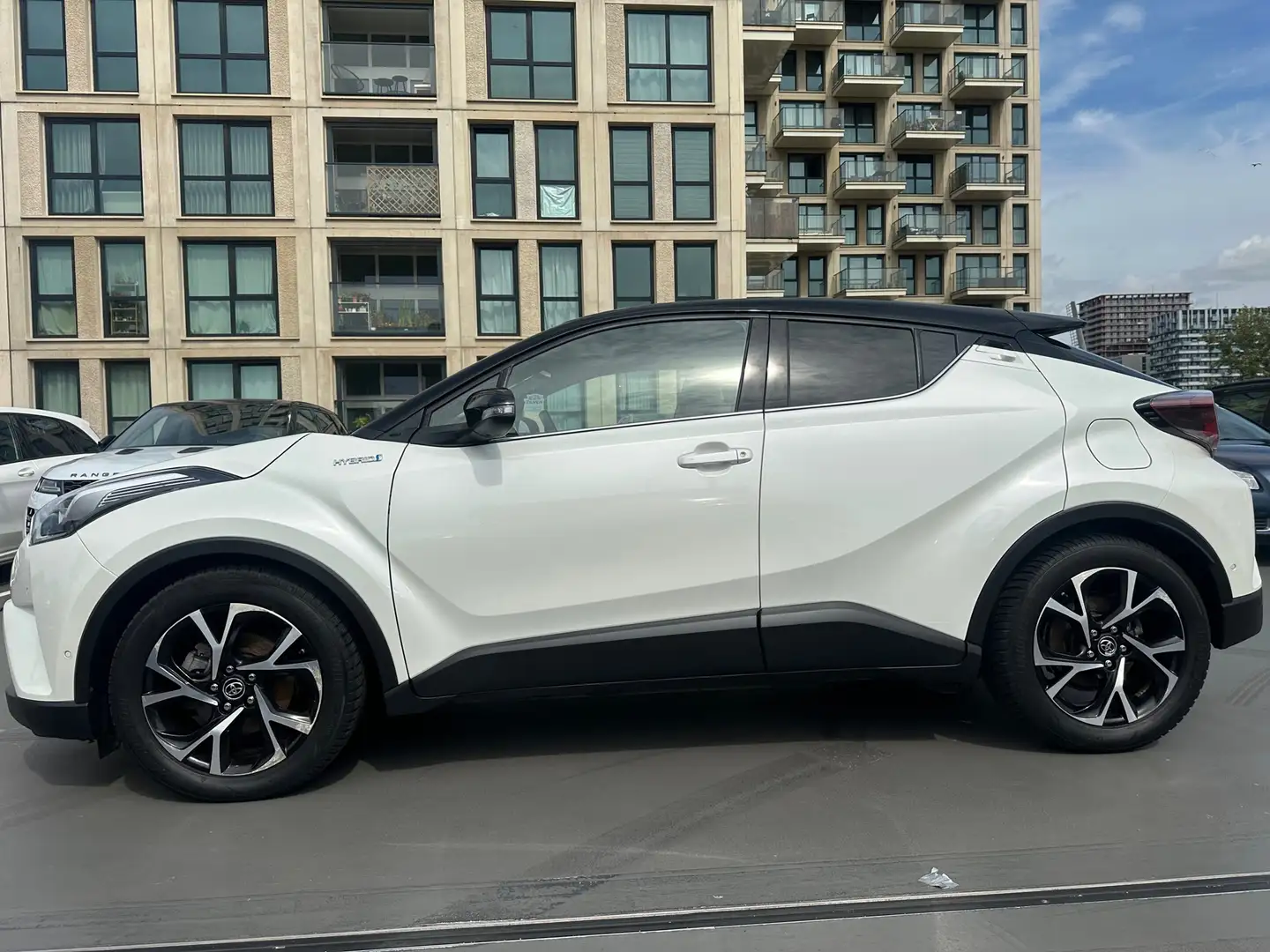 Toyota C-HR 1.8 Hybrid Style Ultimate 1e Eig Dealer OH Vol Opt Blanc - 2