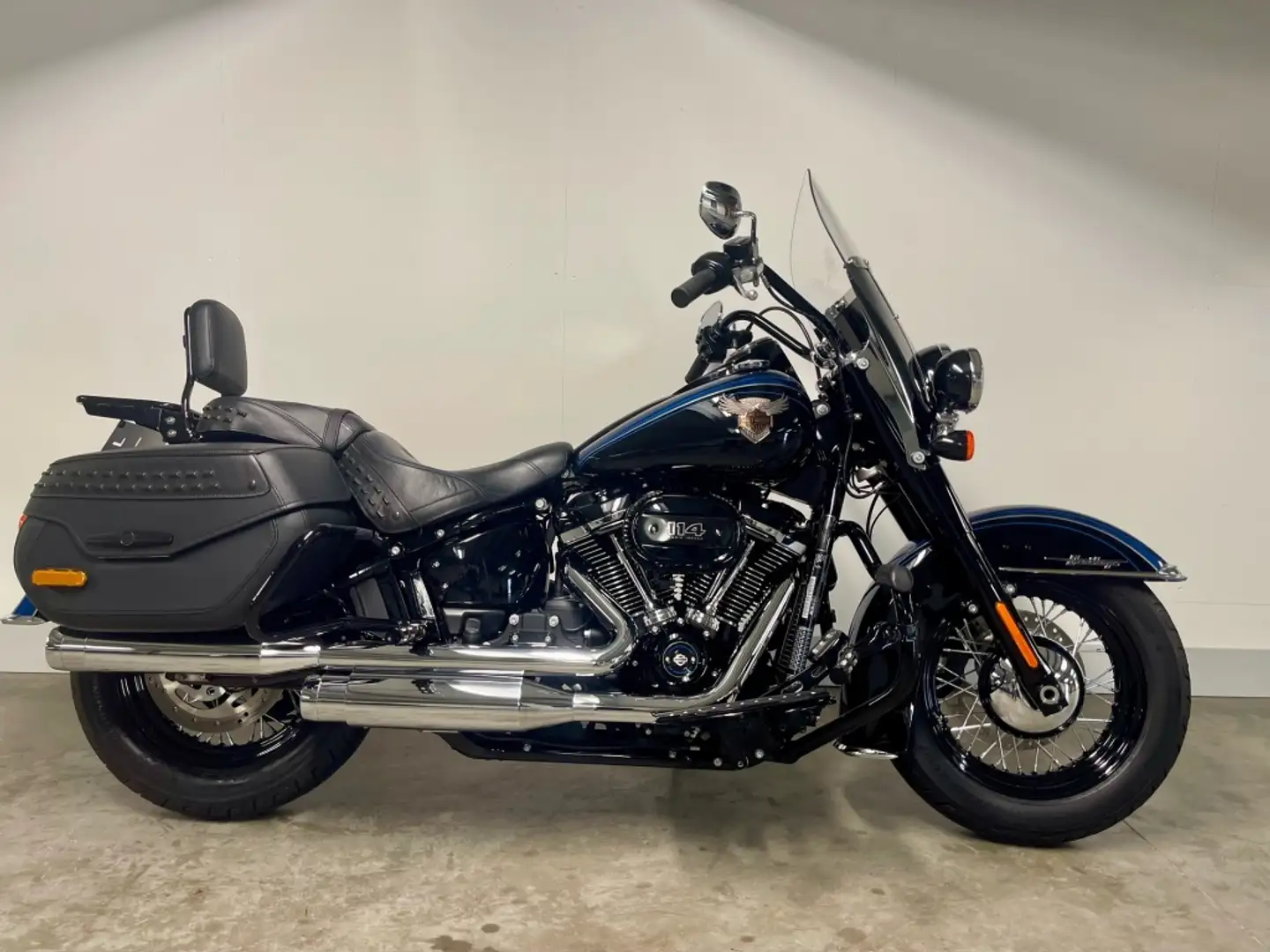 Harley-Davidson Heritage Softail Tour FLHCSANV CLASSIC ANNIVERSARY - 1
