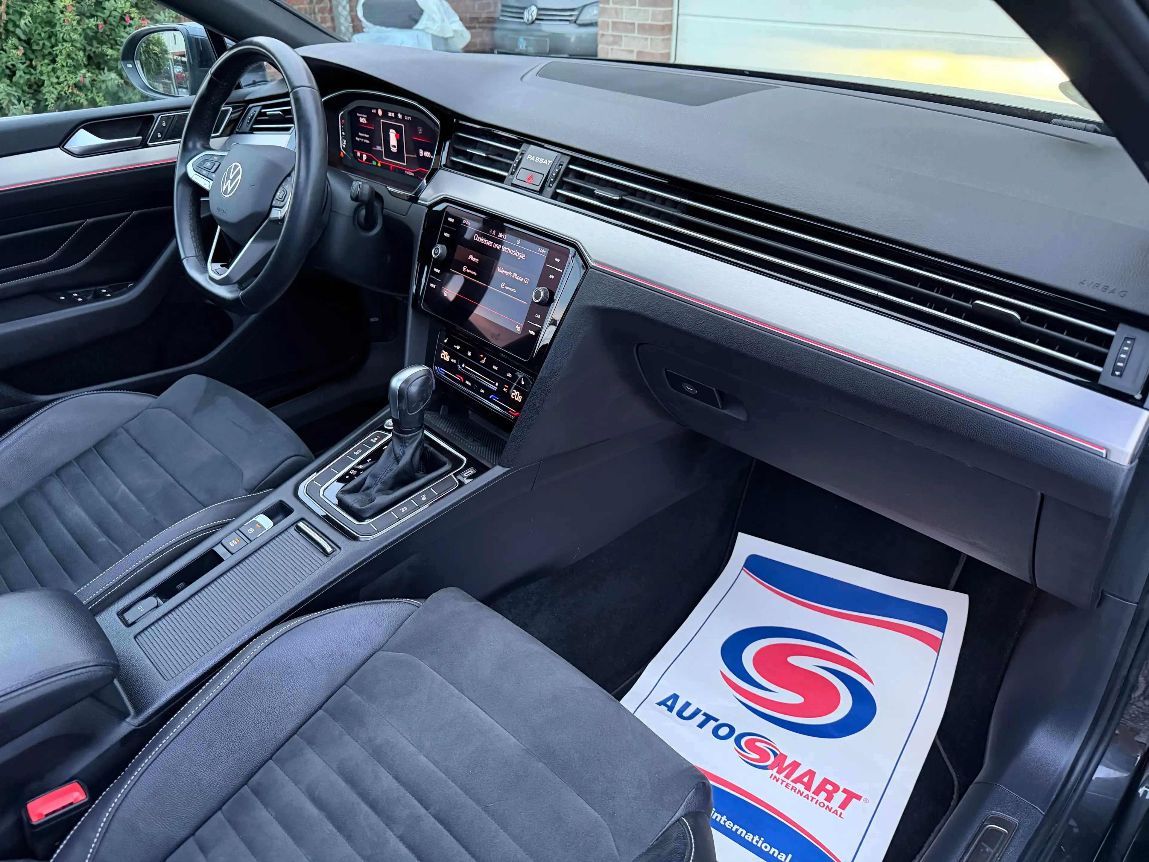 Volkswagen Passat Variant 2.0 TDi DSG / IQ LIGHT / Toit Pano / Cockpit Digital / — photo 6