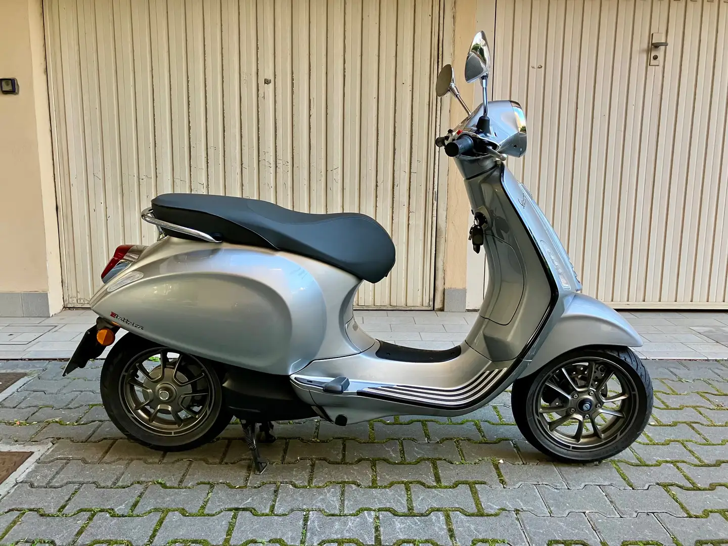 Vespa Elettrica 70 km/h Grau - 1