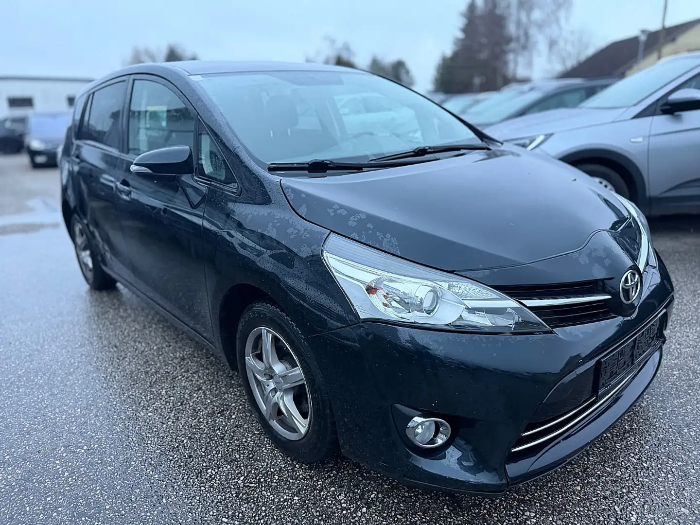 Toyota Verso 2,0 D-4D Life DPF *Pickerl 5/2026+4* Grau - 2