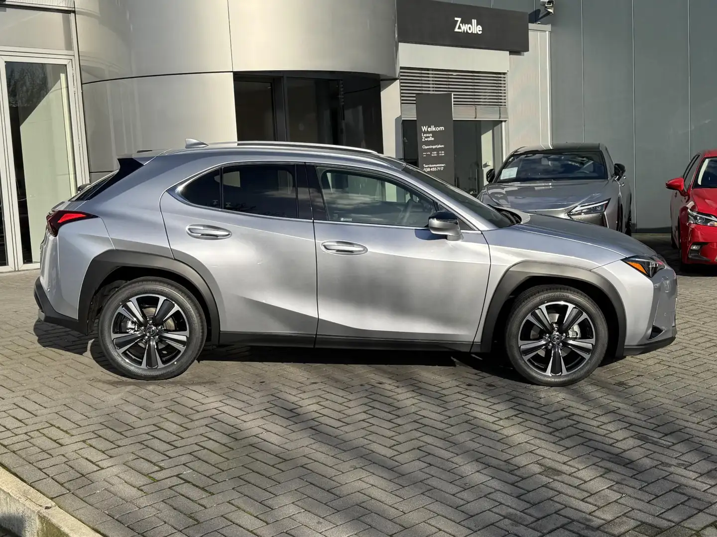 Lexus UX 300h Business Line DIRECT LEVERBAAR NIEUW COMFORT PACK Grijs - 2