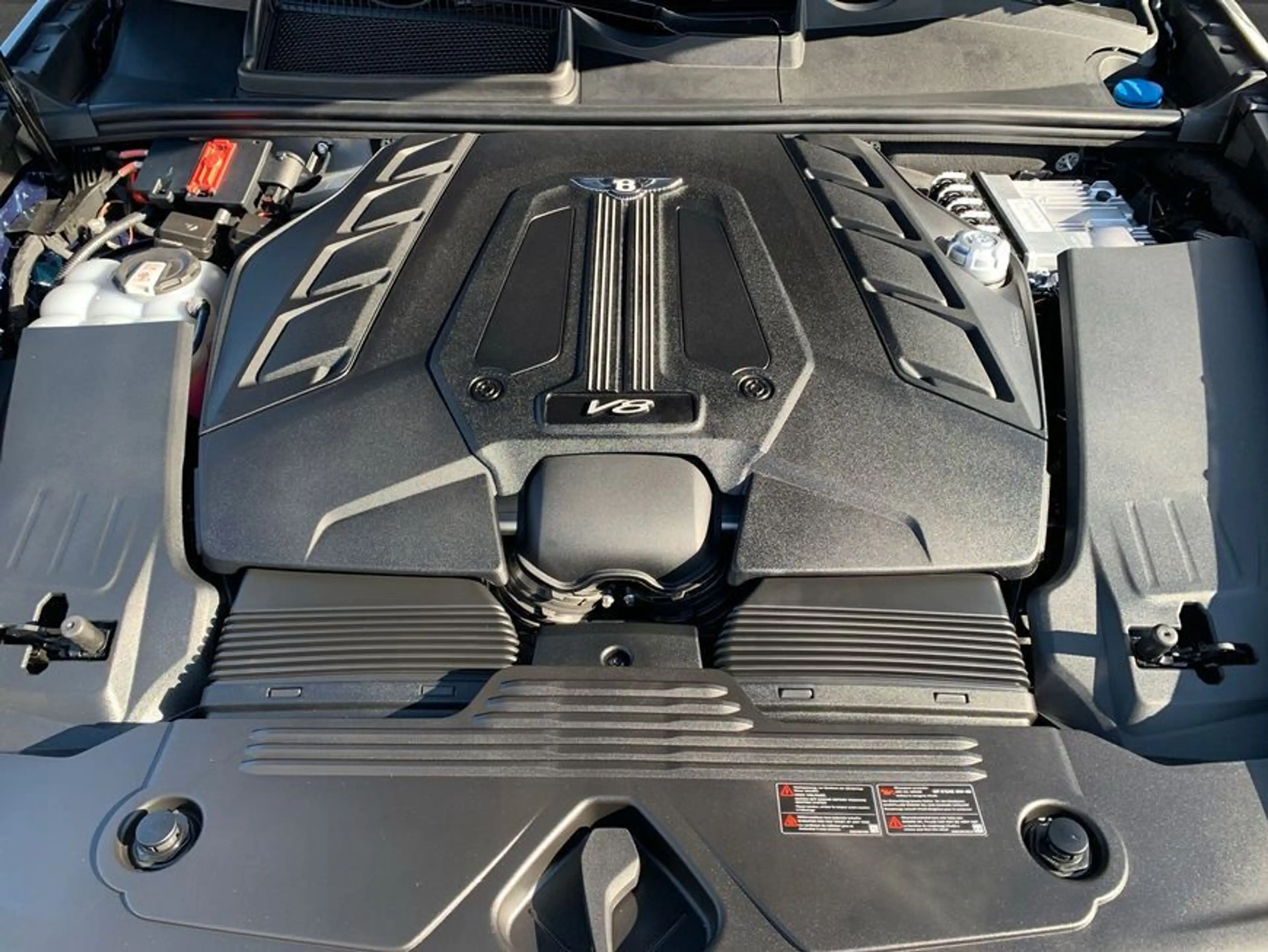 Bentley Bentayga New Bentayga V8 Speed — photo 10