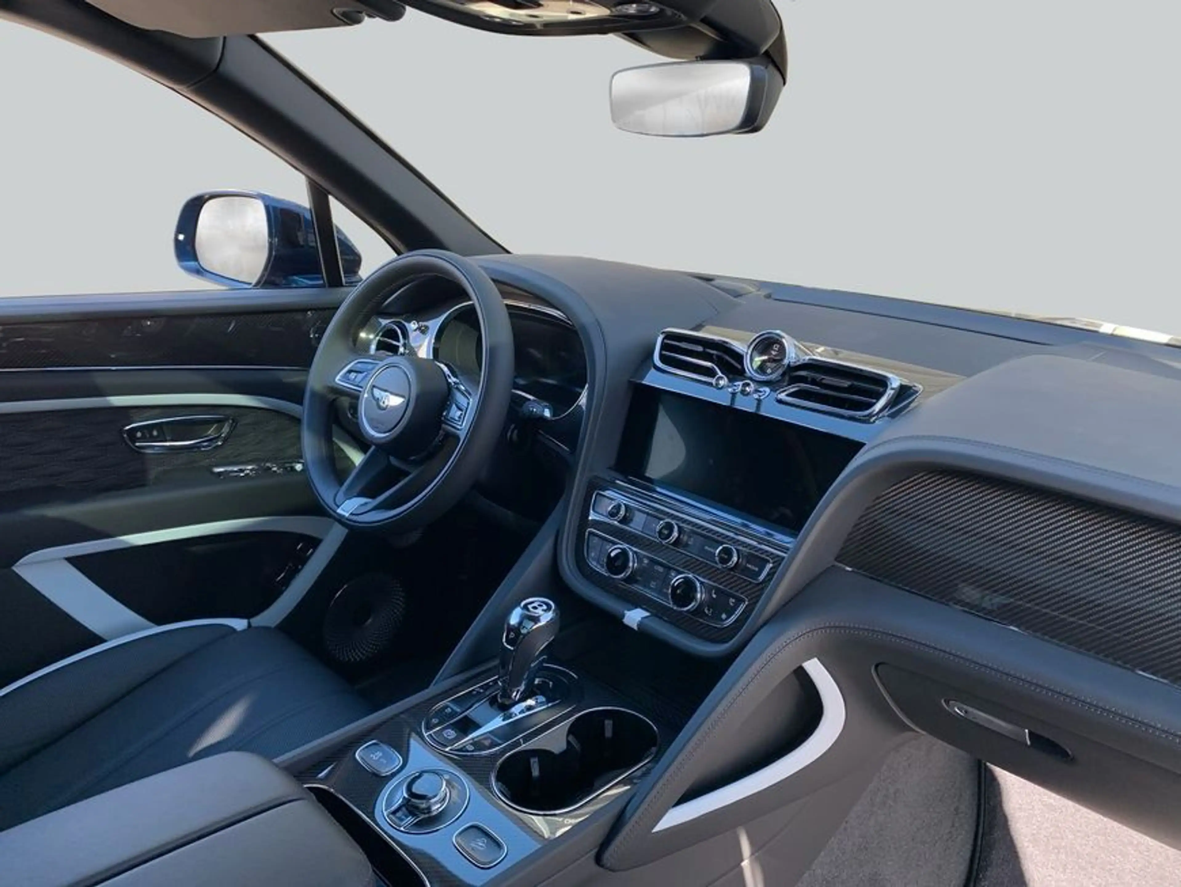 Bentley Bentayga New Bentayga V8 Speed — photo 3