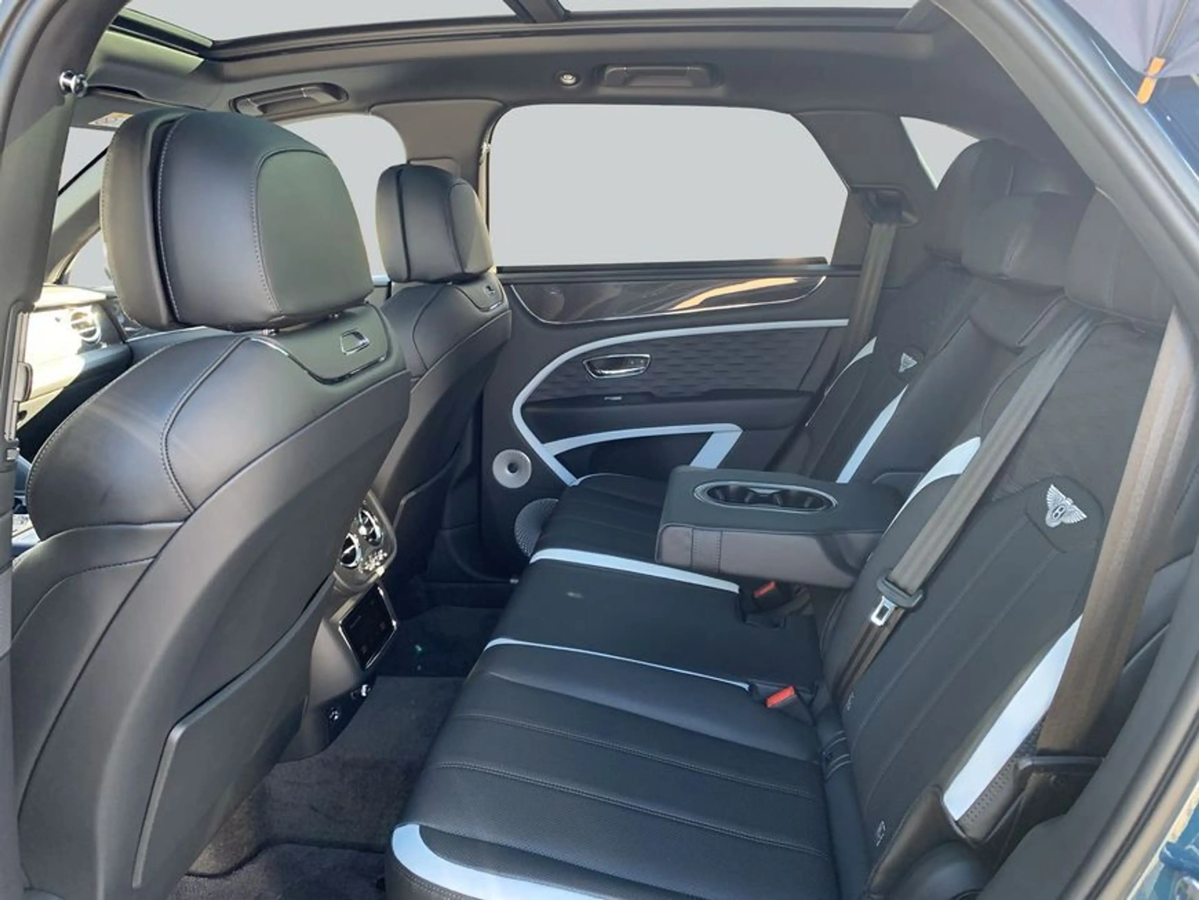 Bentley Bentayga New Bentayga V8 Speed — photo 14