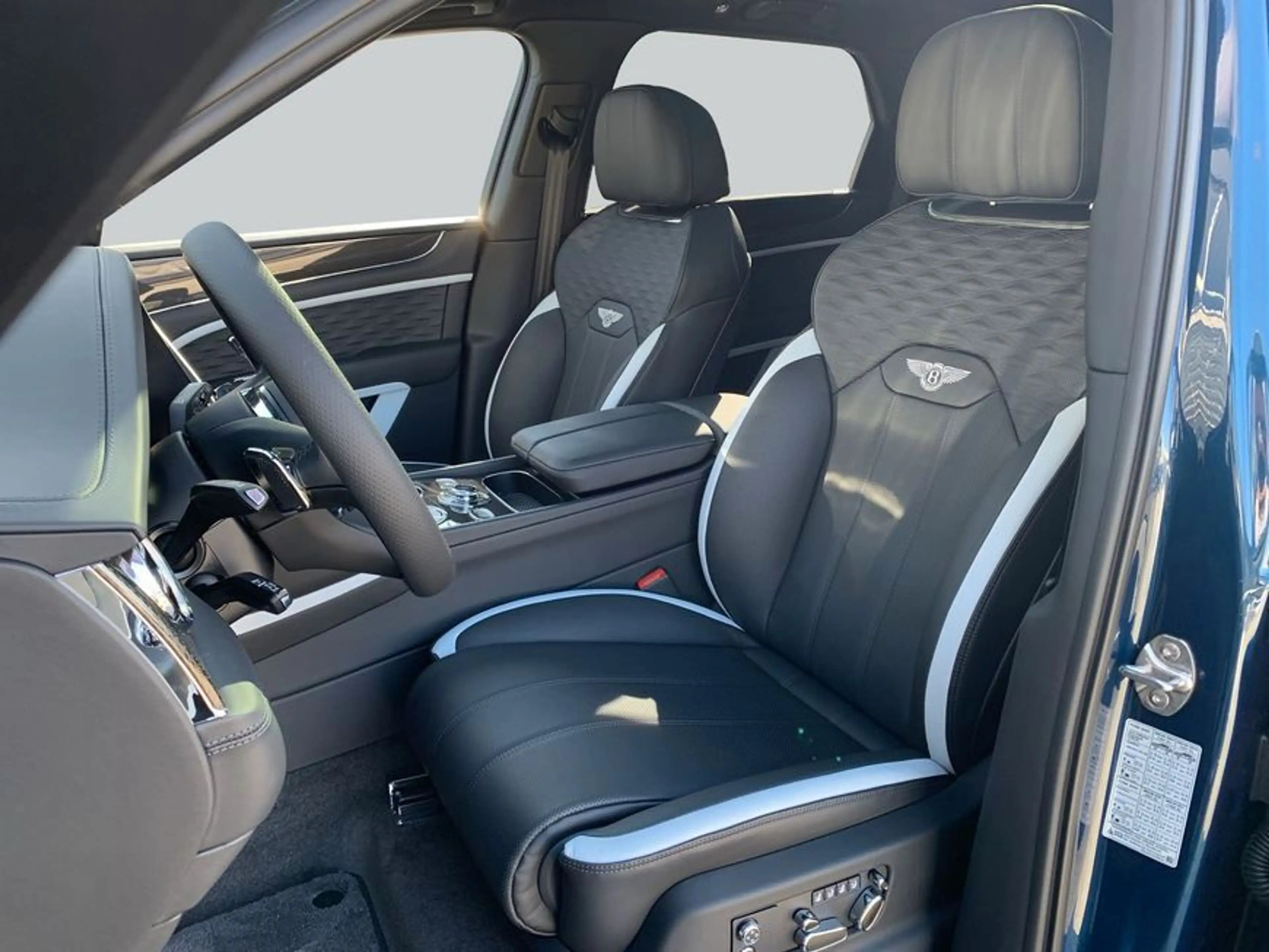 Bentley Bentayga New Bentayga V8 Speed — photo 13