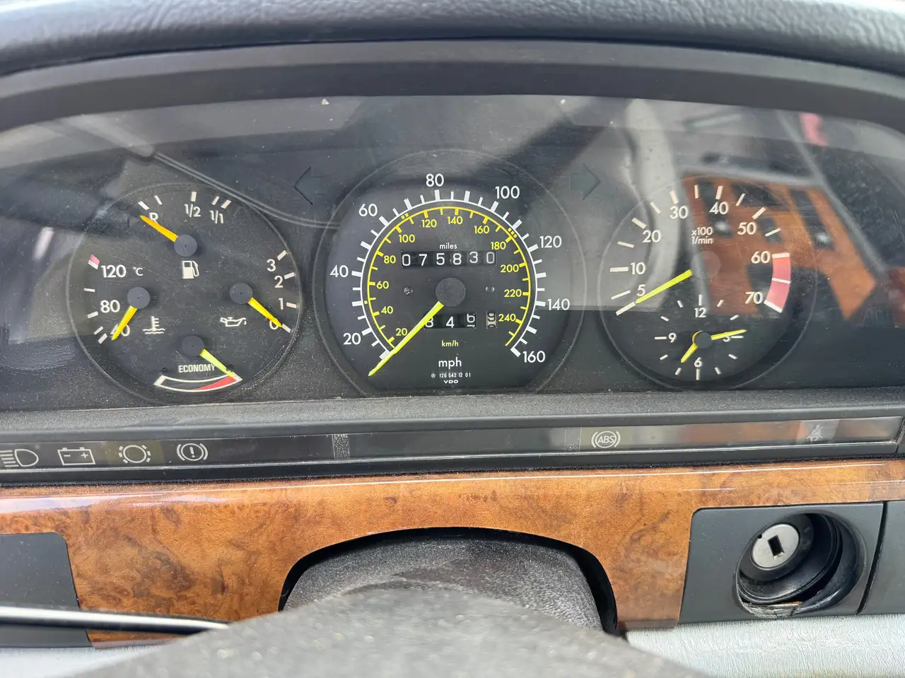 Mercedes-Benz 500 снимка Mercedes-Benz 500