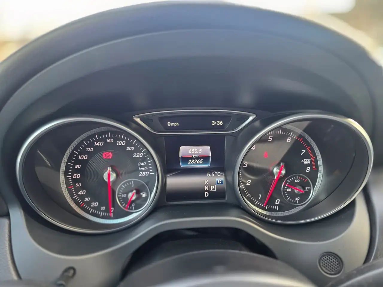 Mercedes-Benz GLA снимка Mercedes-Benz GLA