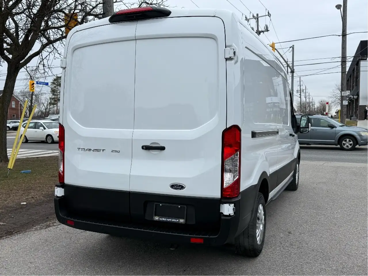 Ford Transit Cargo Van снимка Ford Transit Cargo Van