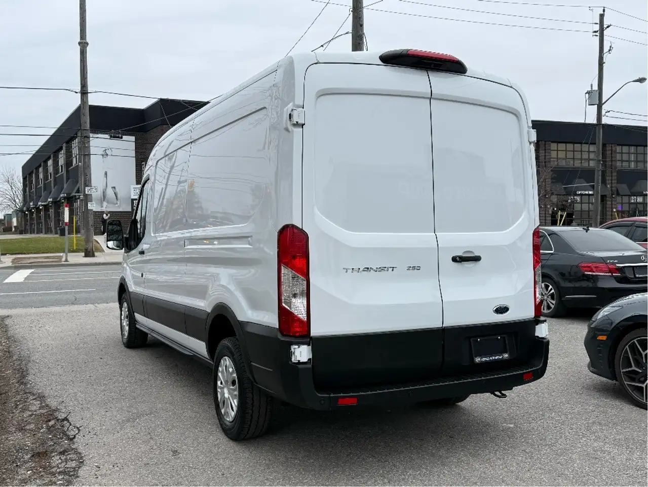 Ford Transit Cargo Van снимка Ford Transit Cargo Van
