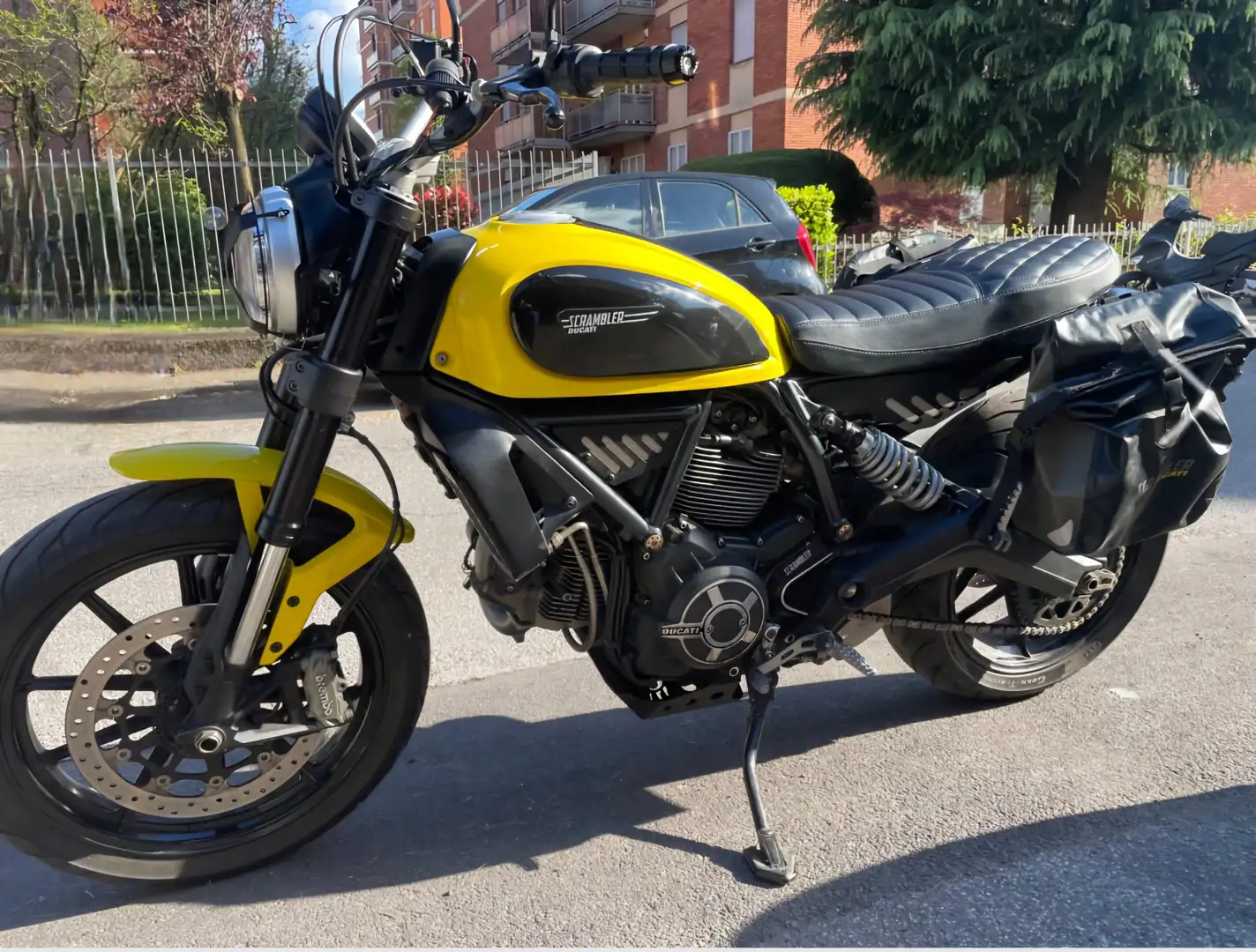 Ducati Scrambler Galben - 1