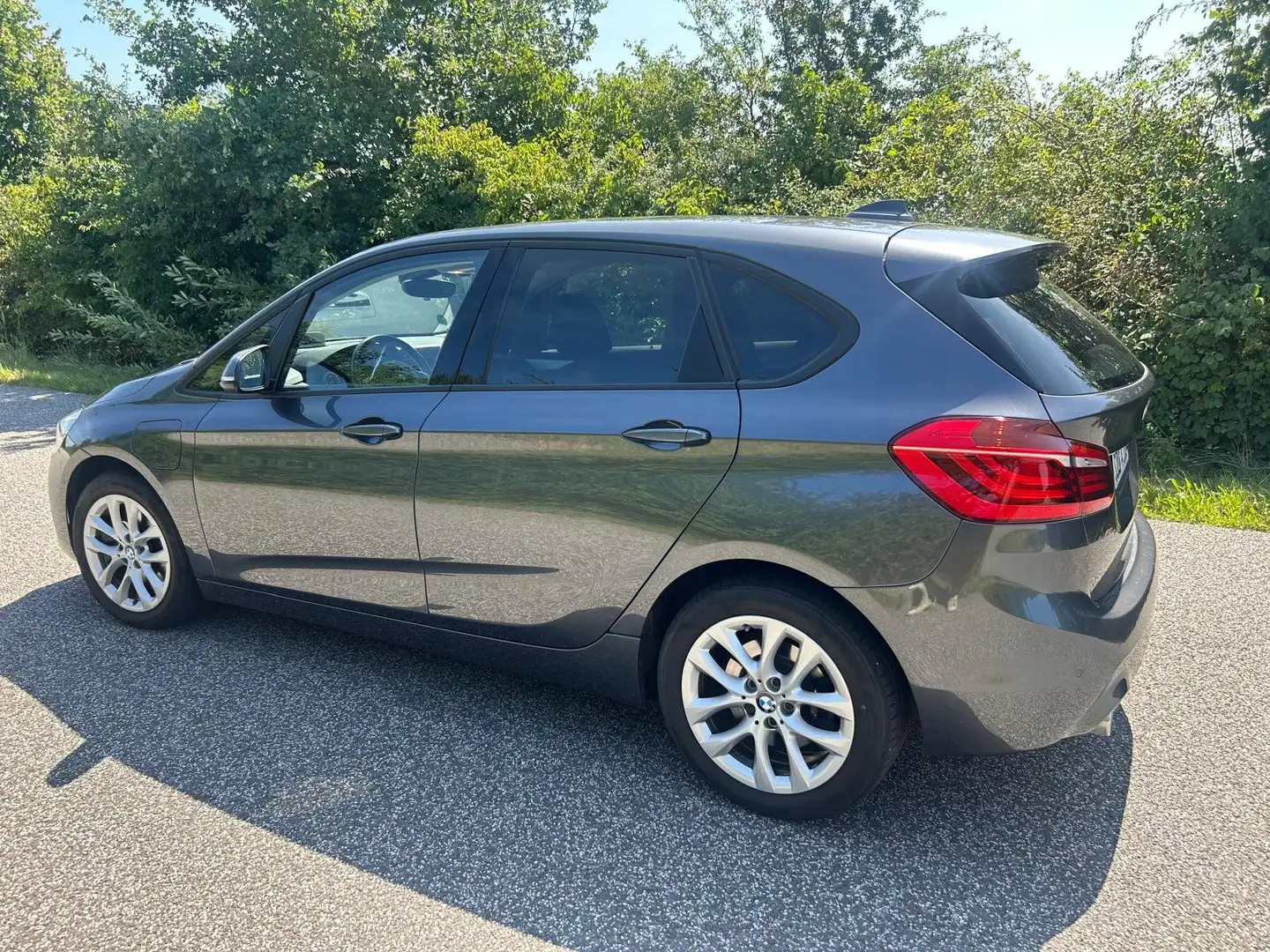 BMW 225 225xe iPerformance Active Tourer Luxury Line Šedá - 1
