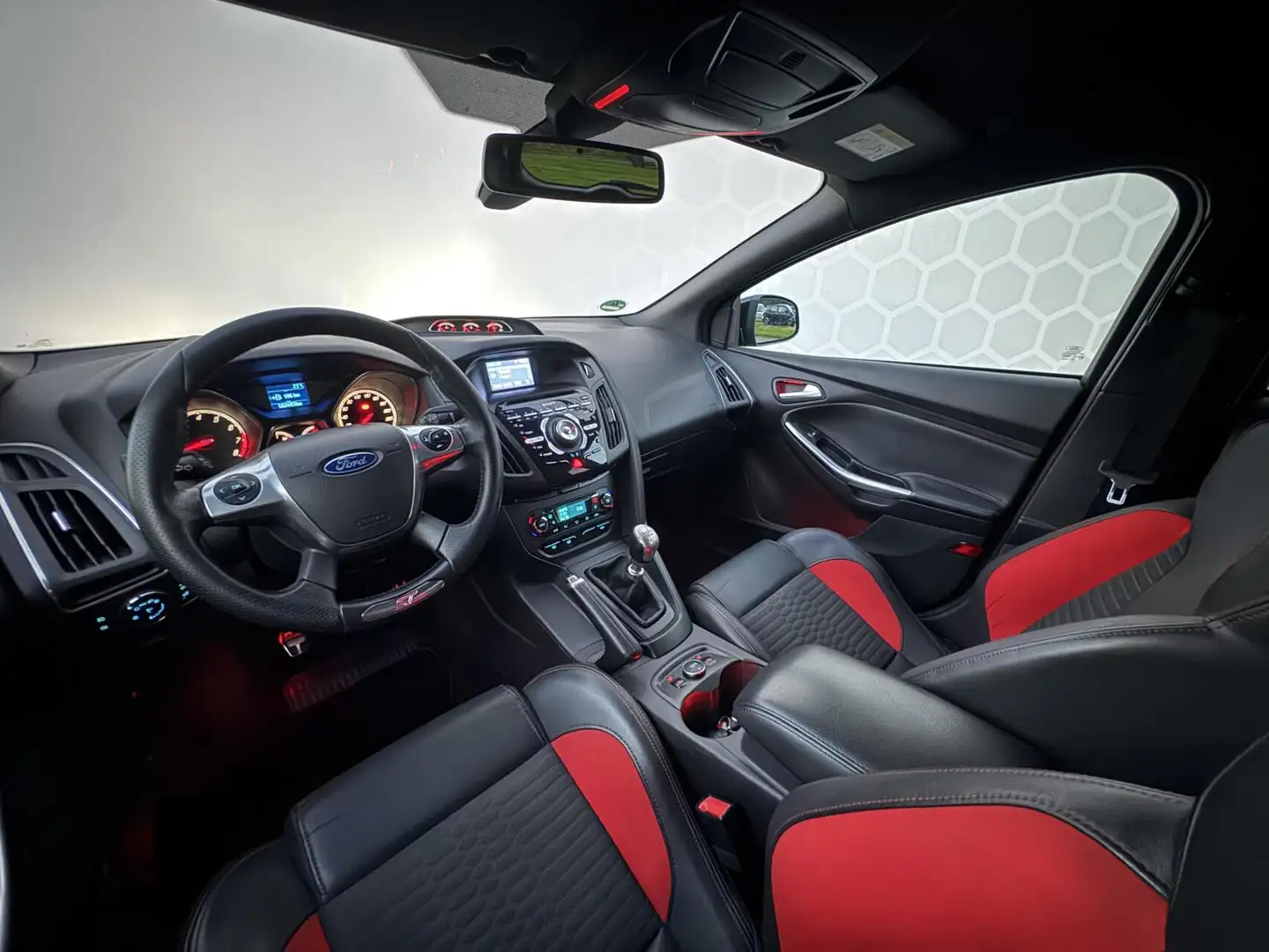 Ford Focus Wagon 2.0 EcoBoost ST-3 Recaro Stoelen 250PK Schwarz - 2