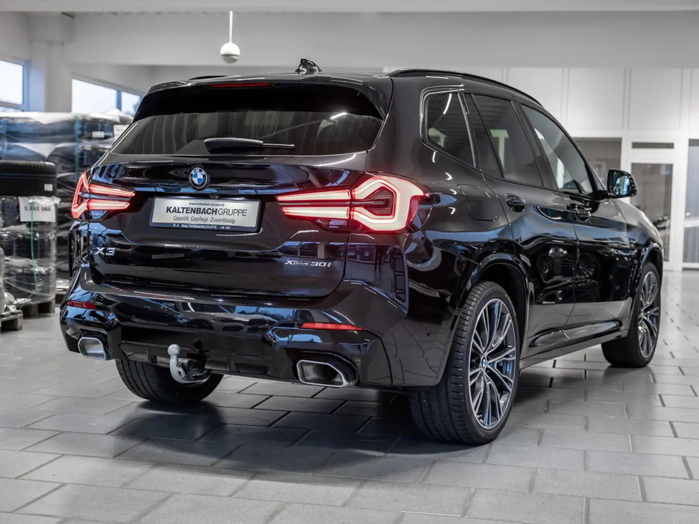 BMW X3 xDrive 30i M-Sport PANO AHK HUD 360° LASER Schwarz - 2