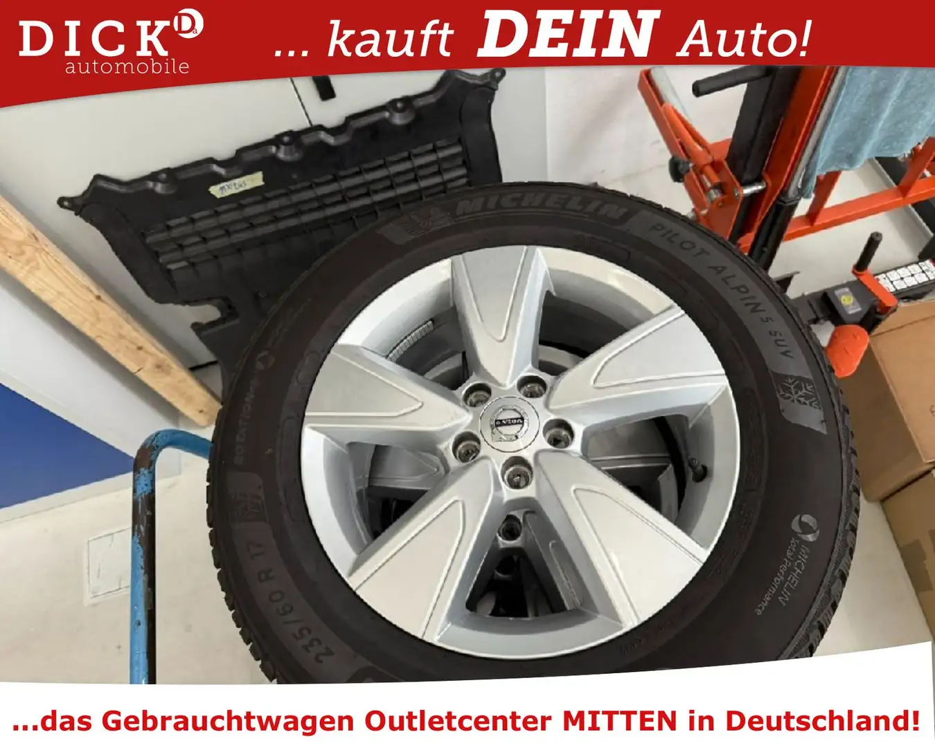 Volvo XC40 T3 Aut Mom Core LED/NAVI/VIRTU/SHZ/DAB/8Fa Gris - 2
