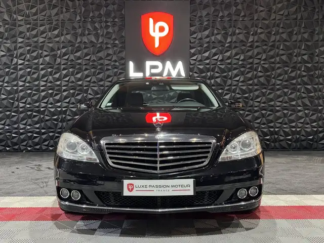 Mercedes-Benz S-Class view 2