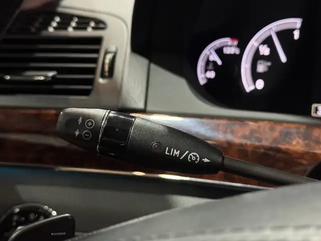 Mercedes-Benz S-Class view 21